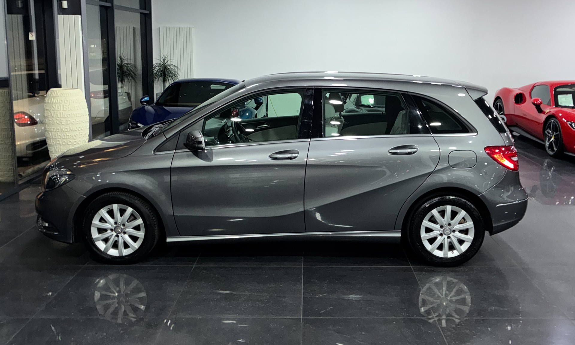 MERCEDES-BENZ B 220 4Matic 7G-DCT-image-4