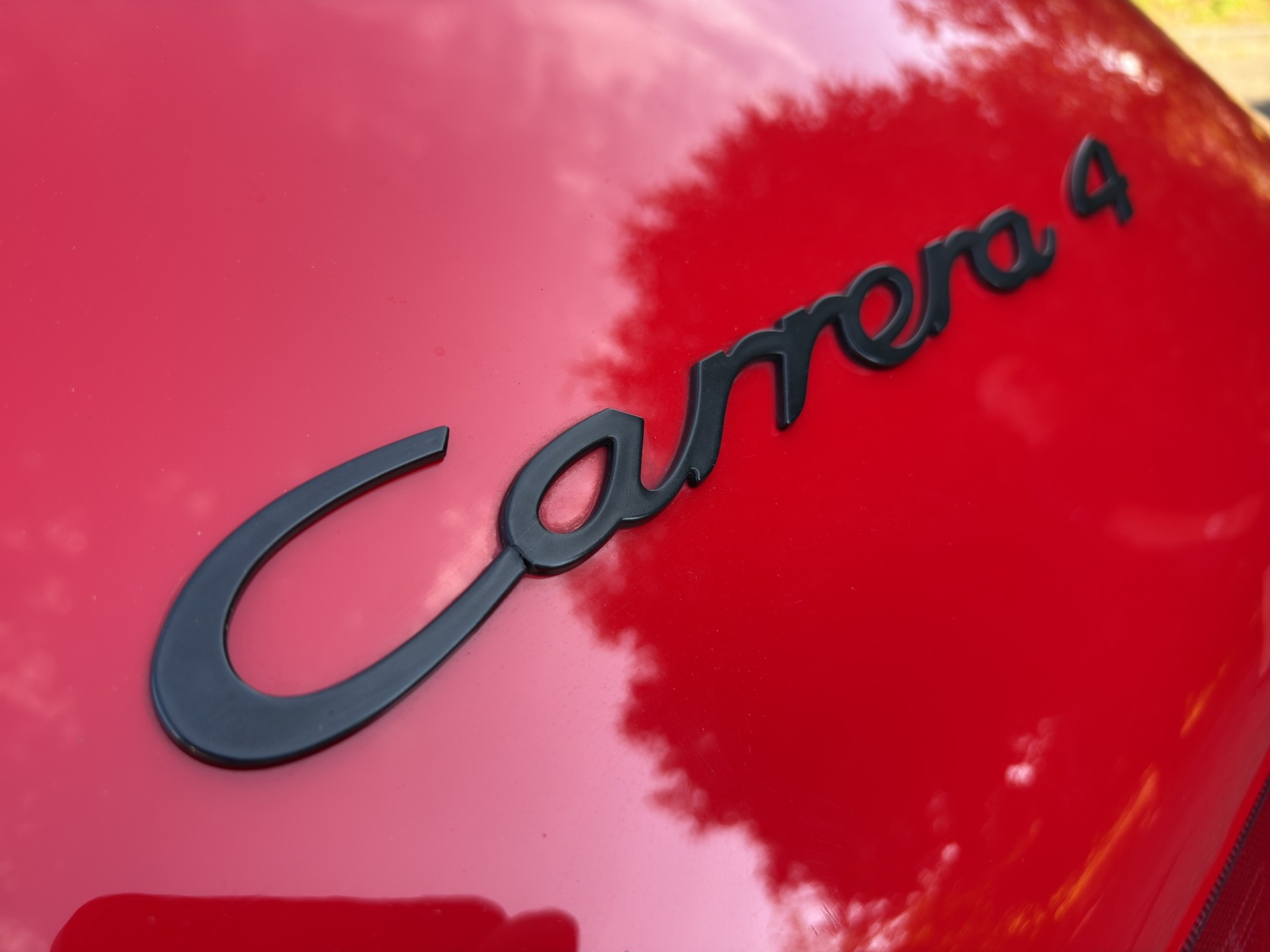 PORSCHE 911 Carrera 4-image-13
