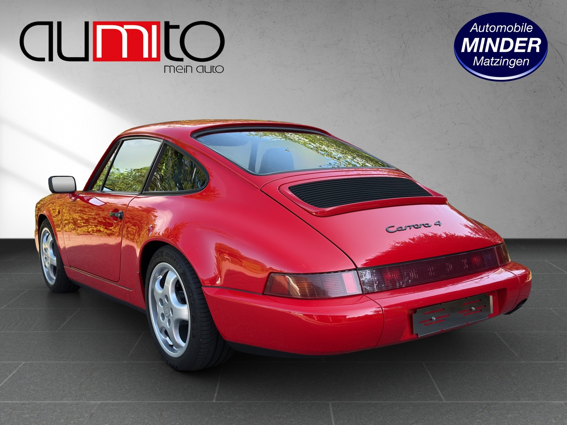 PORSCHE 911 Carrera 4-image-4