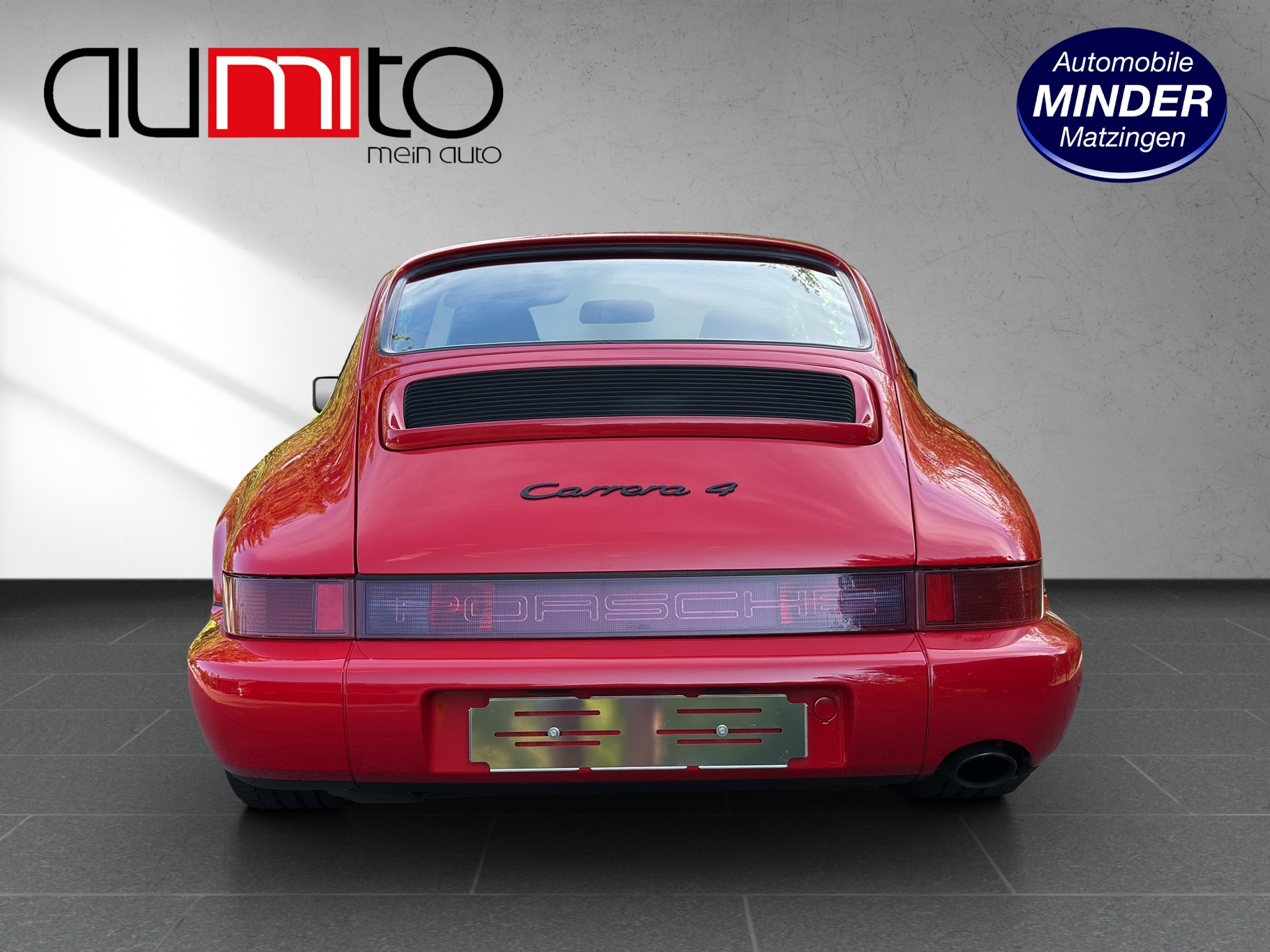 PORSCHE 911 Carrera 4-image-3
