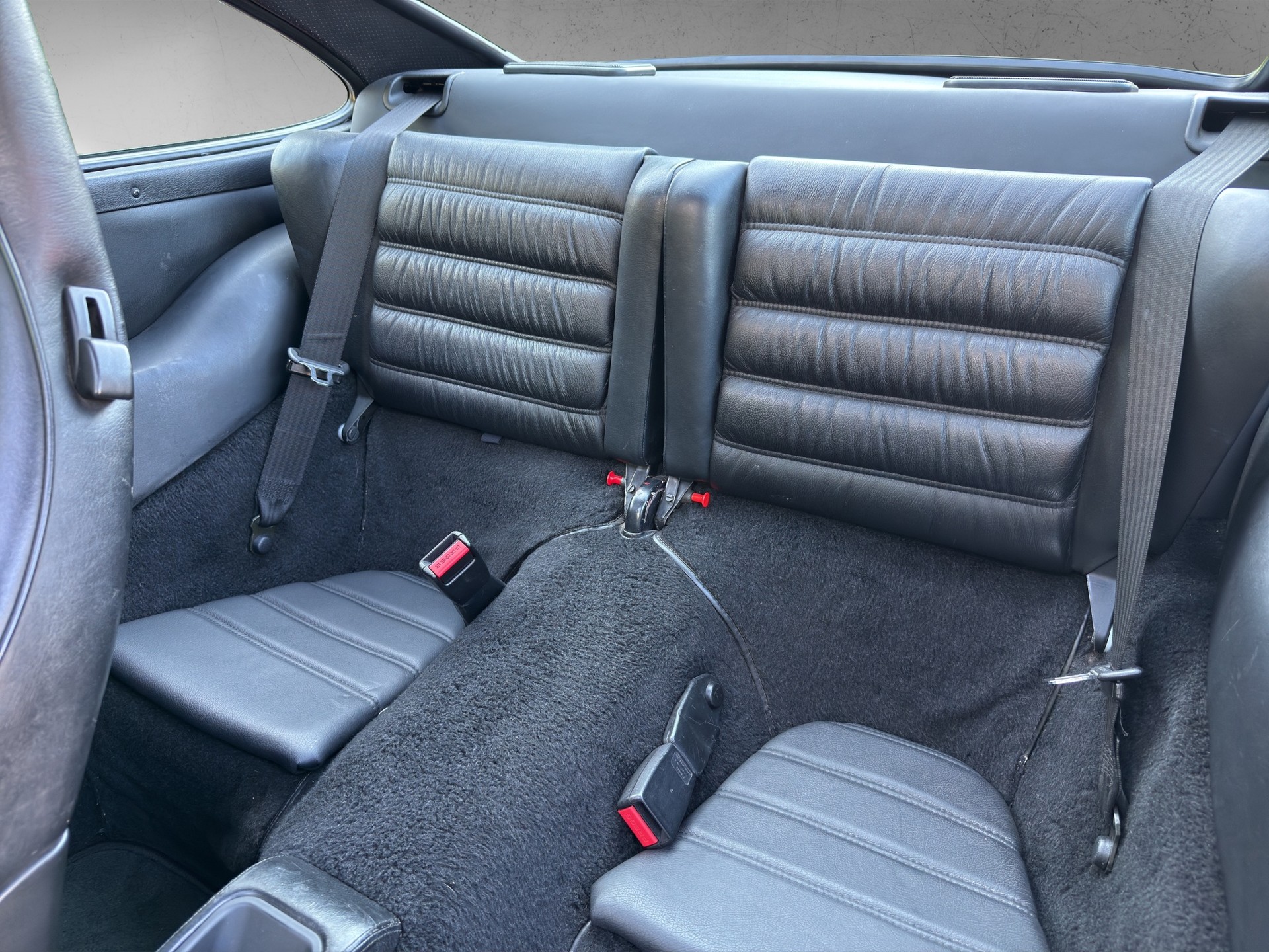 PORSCHE 911 Carrera 4-image-9