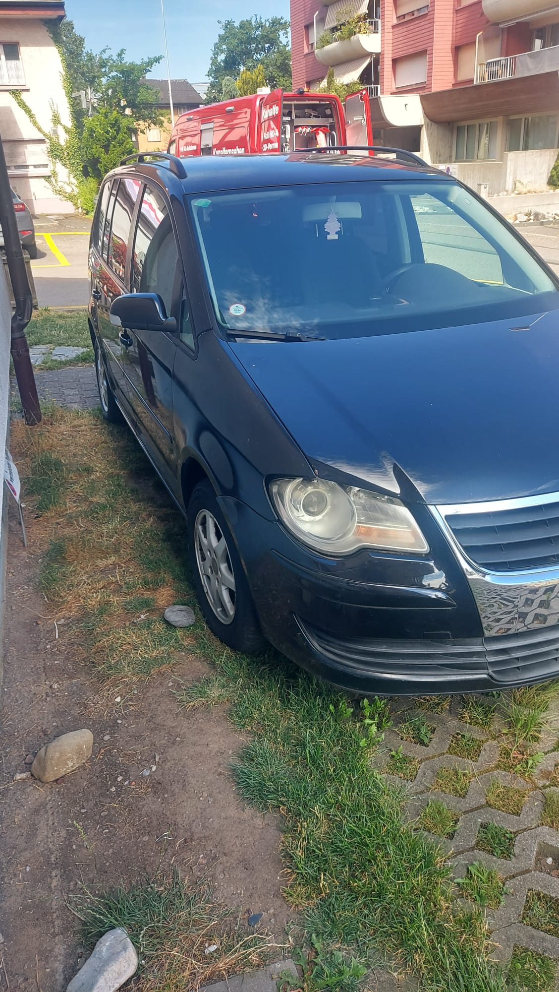 VW Touran 1.4 TSI Trendline-image-4