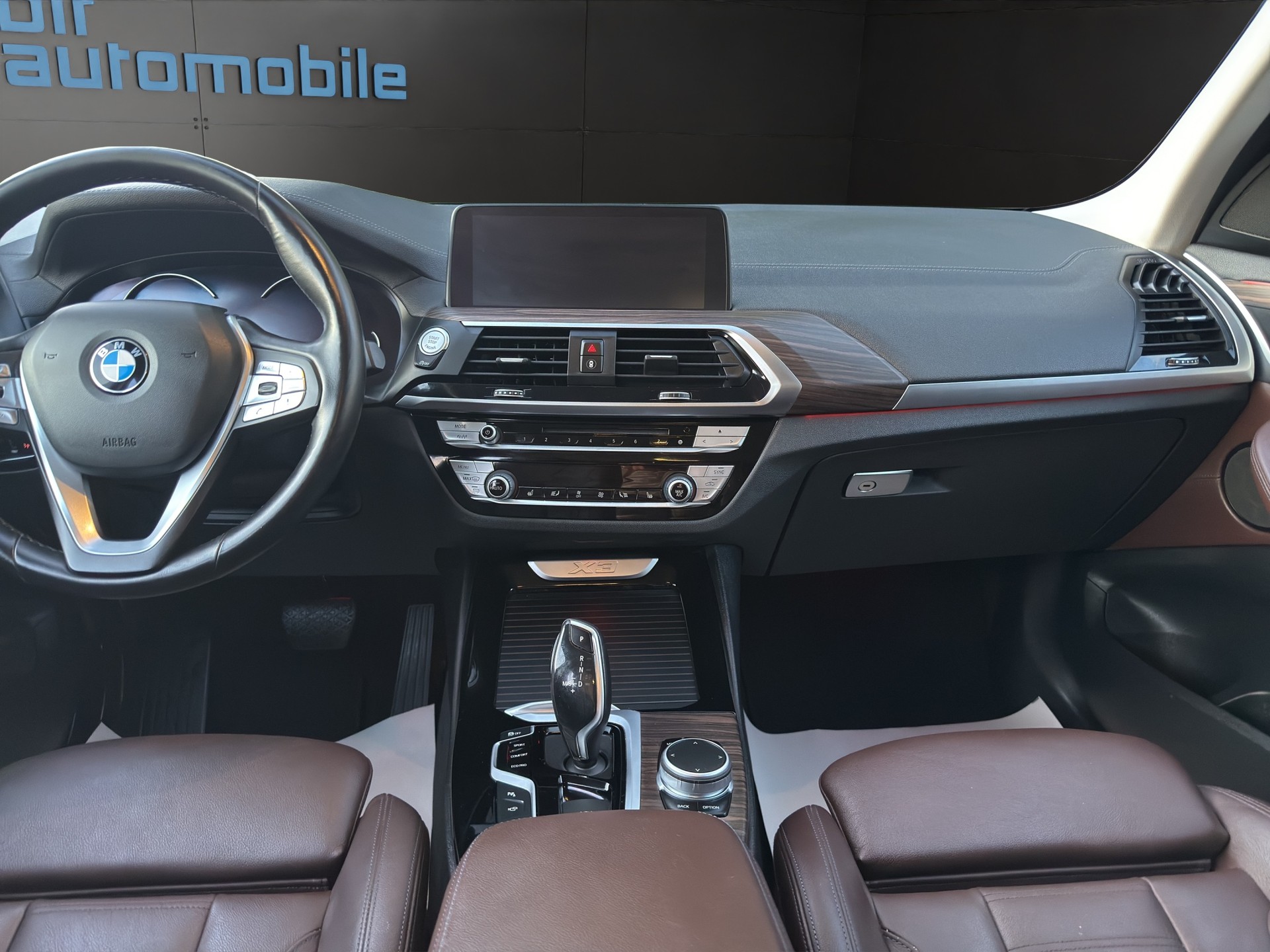 BMW X3 xDrive 20d Individual Luxury Line Steptronic-image-12