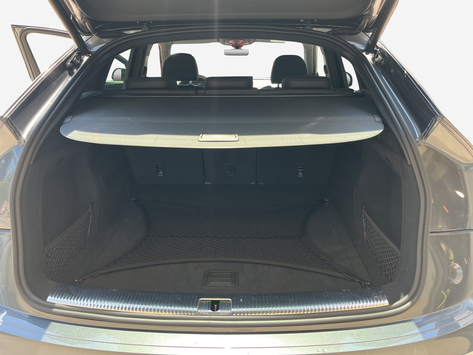 AUDI Q5 Sportback 40 TDI Blackedition quattro S-tronic-image-12
