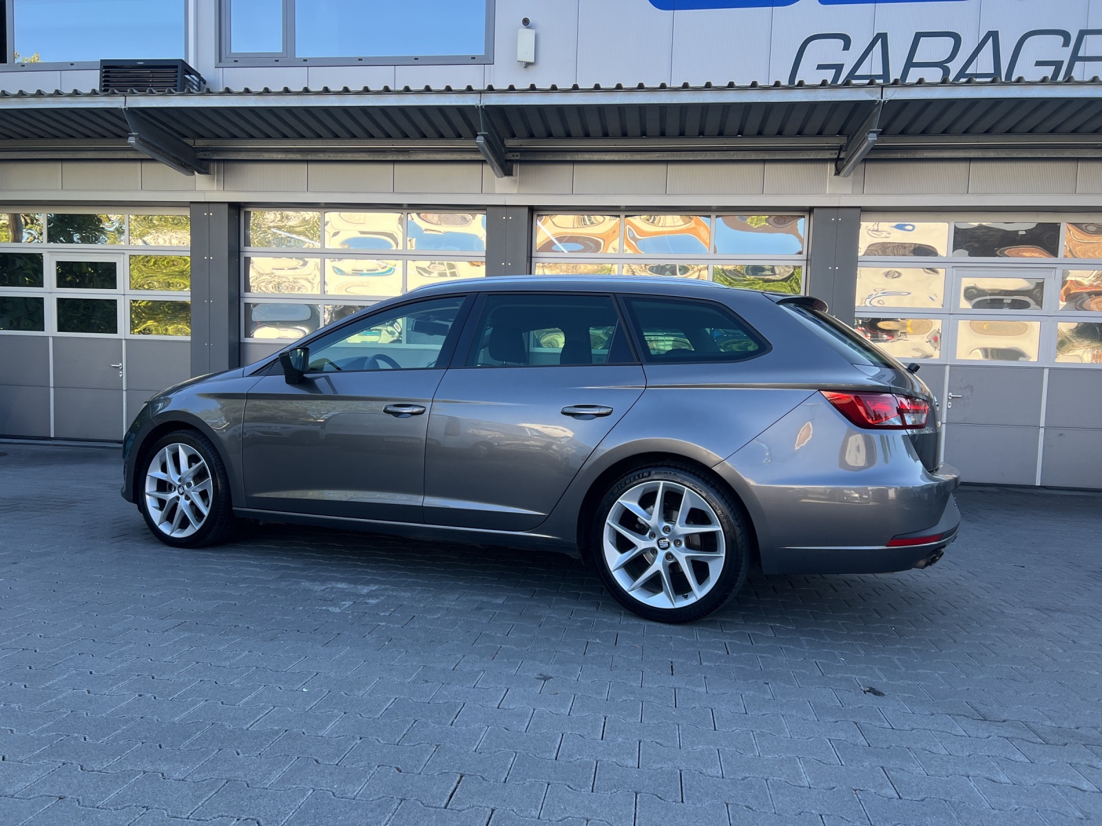 SEAT Leon ST 1.4 TSI FR Line DSG-image-2