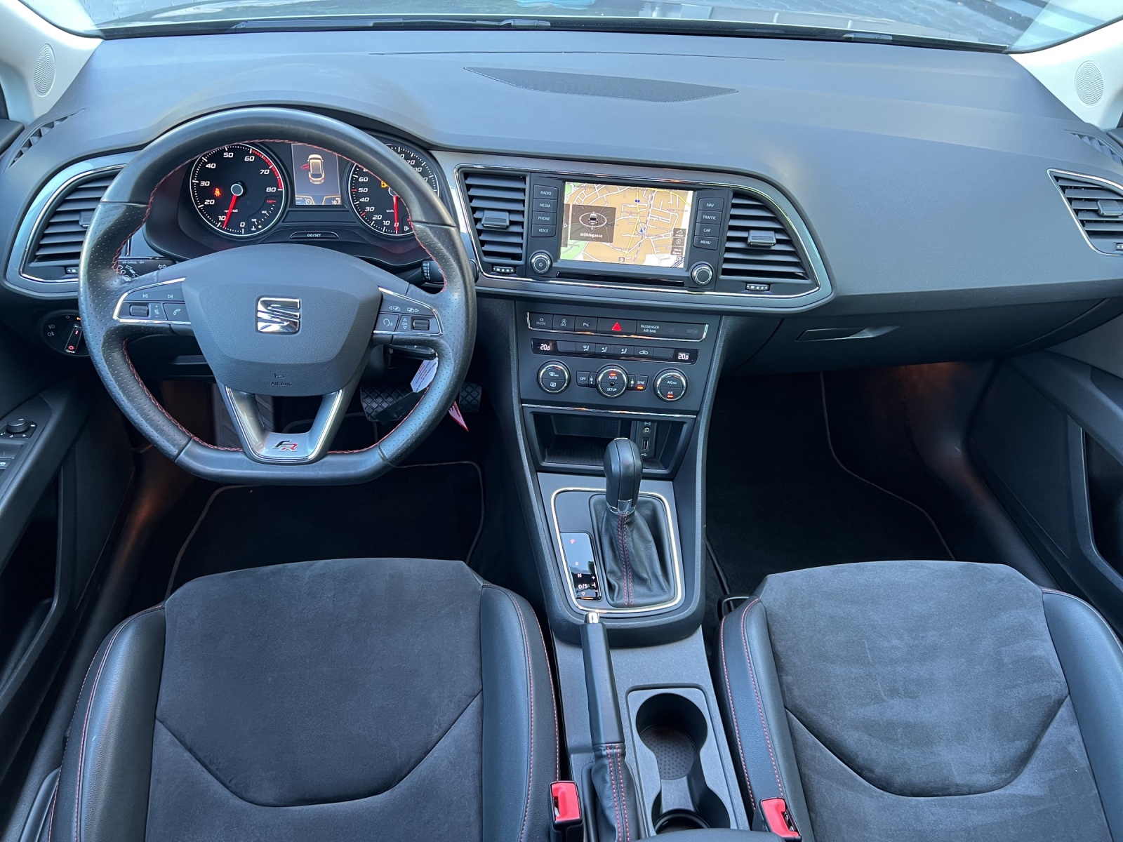 SEAT Leon ST 1.4 TSI FR Line DSG-image-9