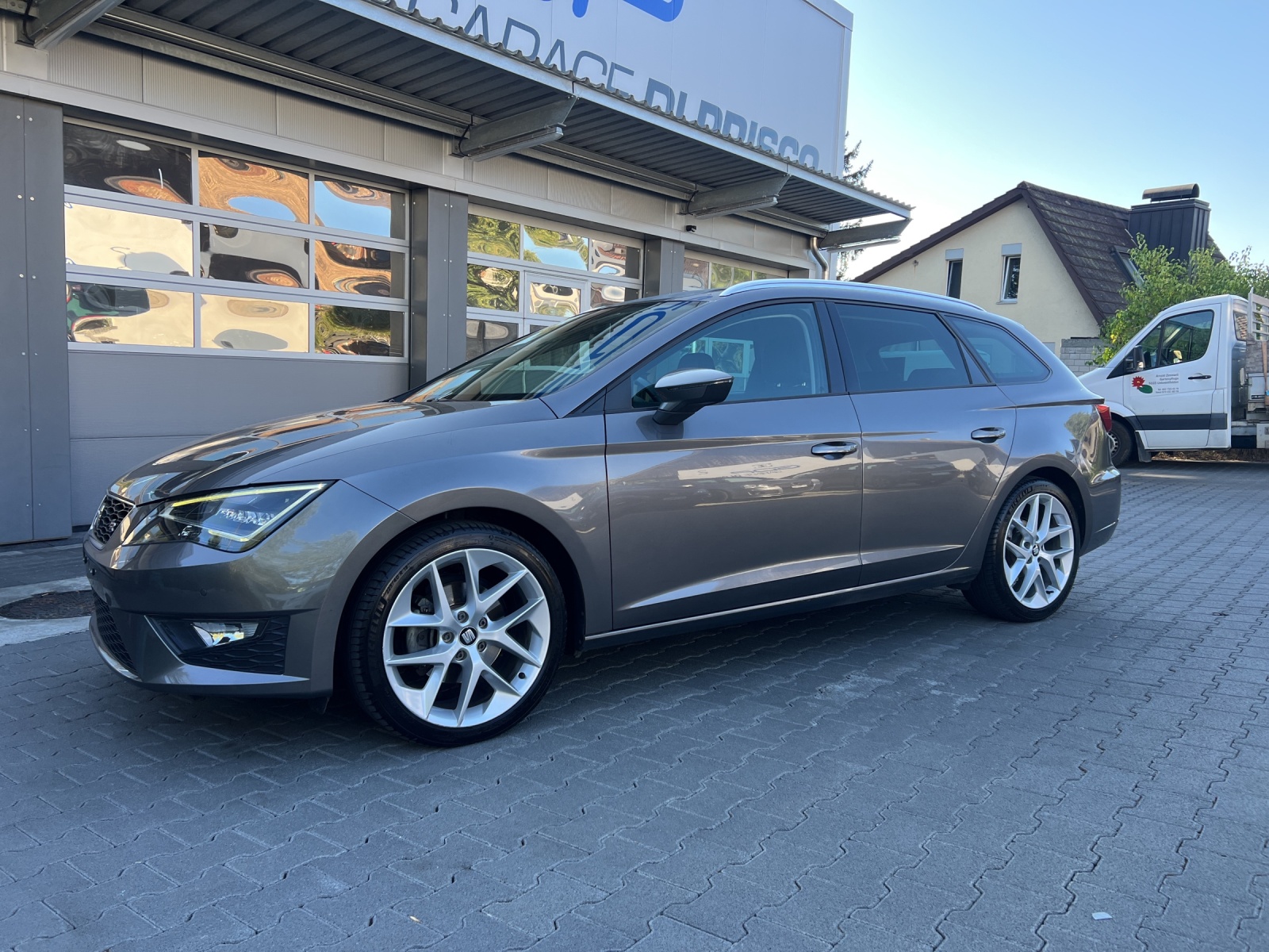 SEAT Leon ST 1.4 TSI FR Line DSG-image-0