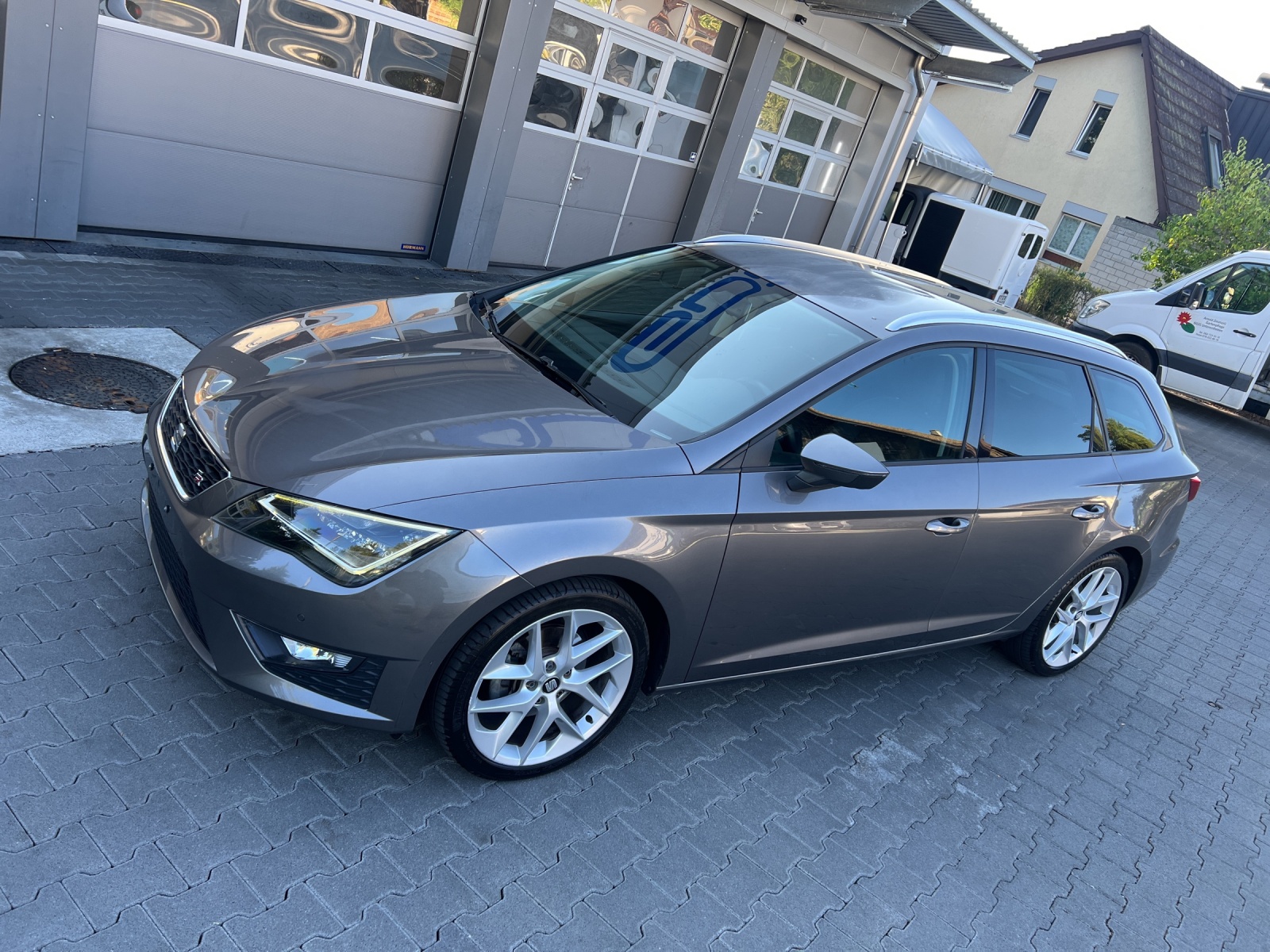 SEAT Leon ST 1.4 TSI FR Line DSG-image-13