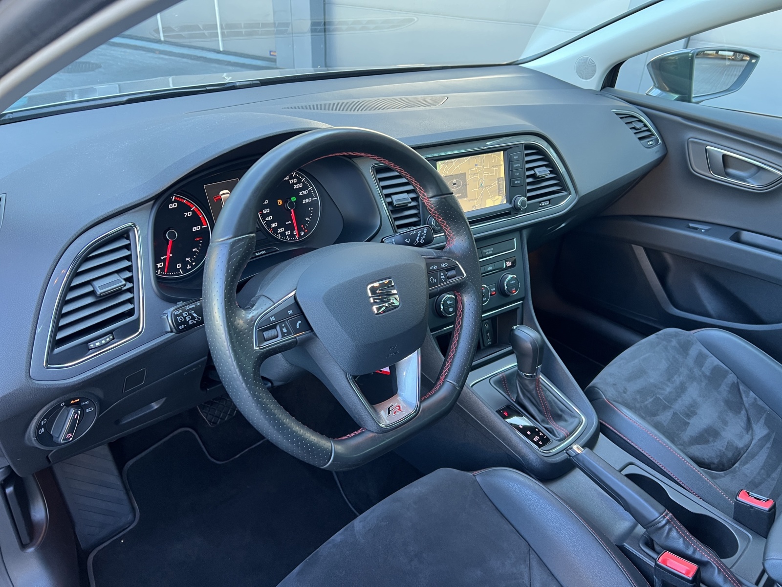 SEAT Leon ST 1.4 TSI FR Line DSG-image-10