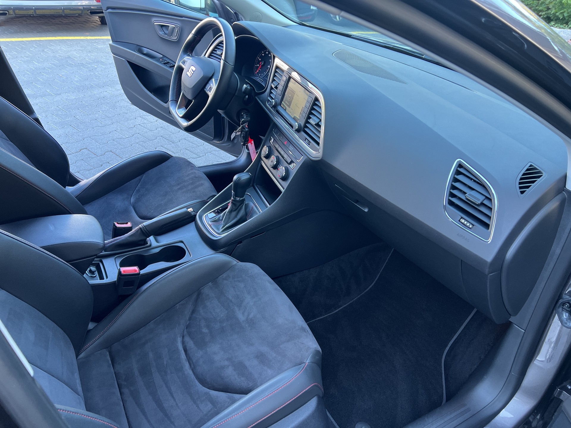 SEAT Leon ST 1.4 TSI FR Line DSG-image-6