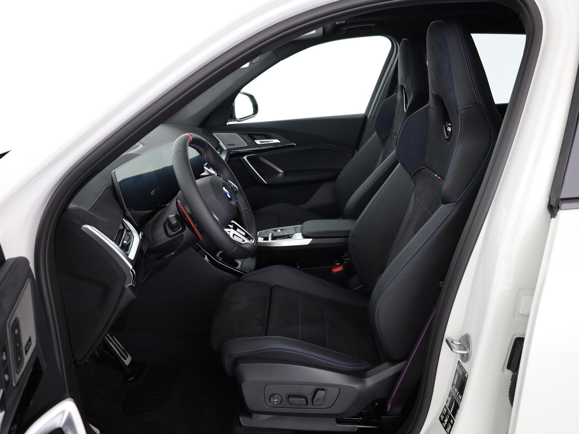 BMW X1 M35i-showroom-element-3
