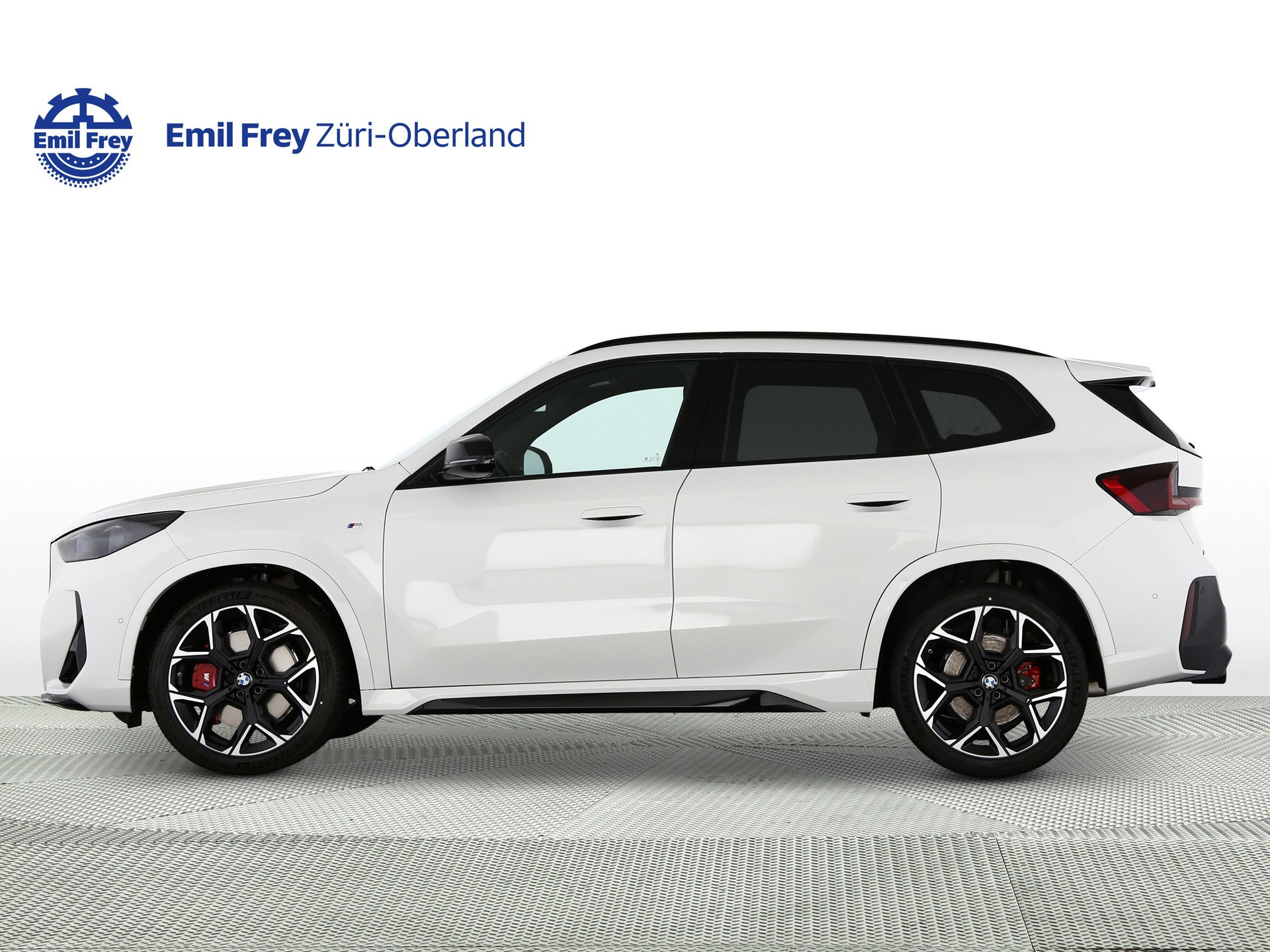 BMW X1 M35i-showroom-element-1