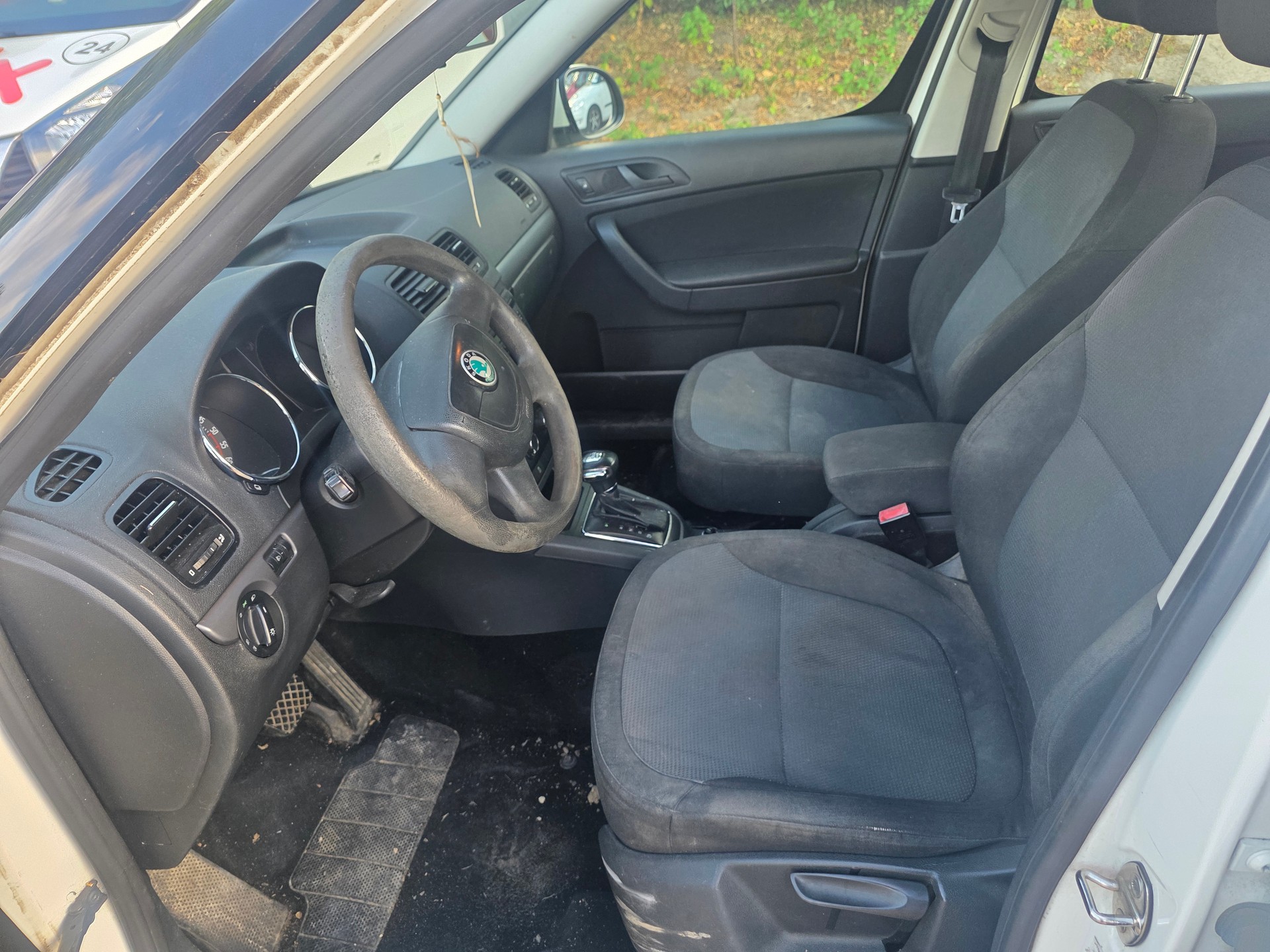 SKODA Yeti 2.0 TDI Experience 4x4 DSG-image-14