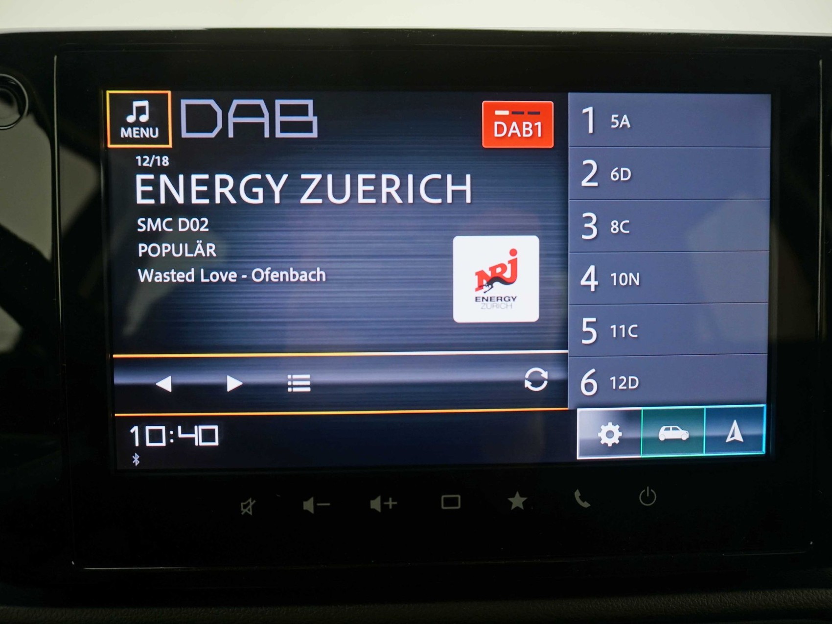 SUZUKI Swift 1.2 Sakura Top Hybrid 4x4-image-11