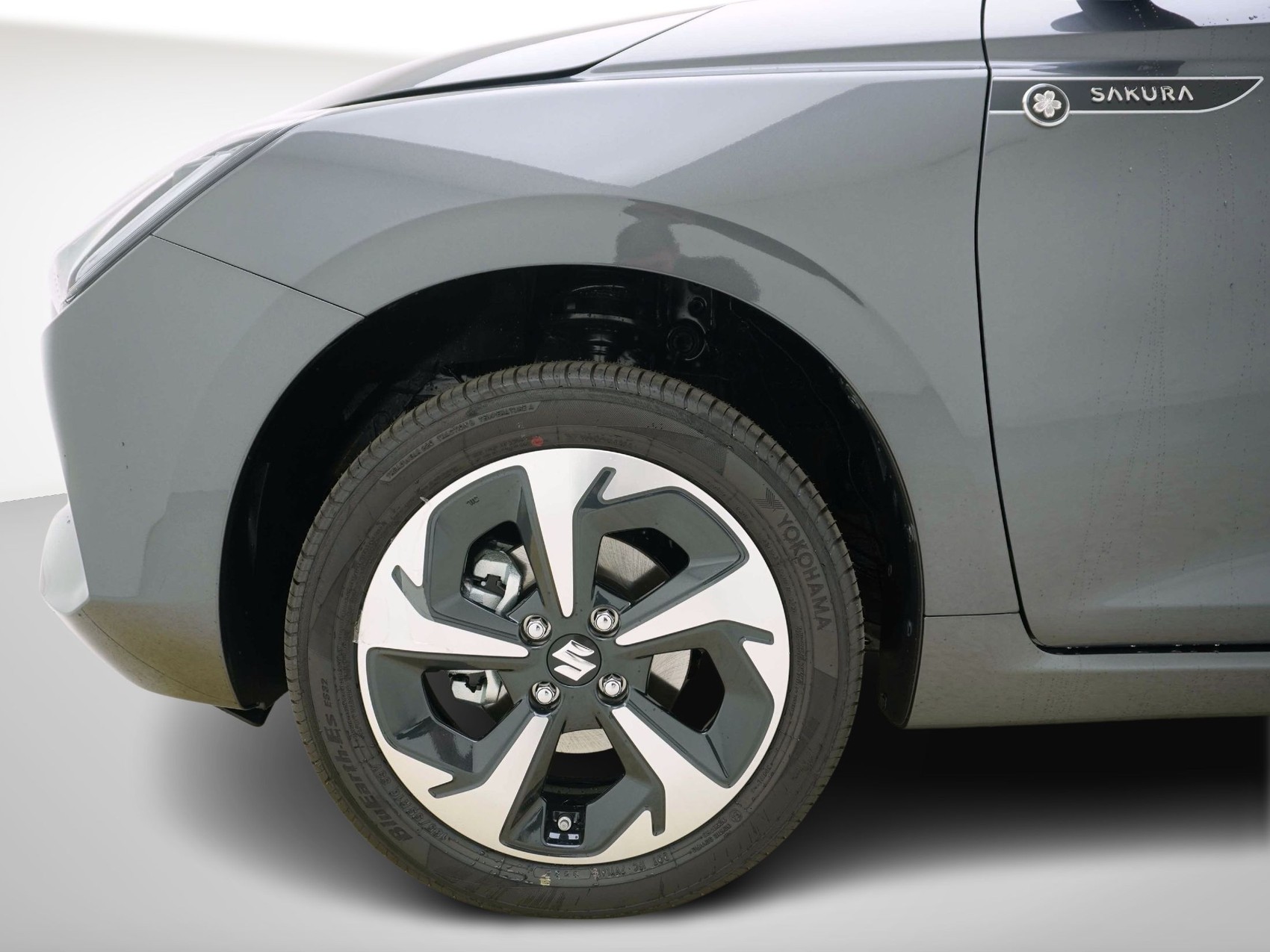 SUZUKI Swift 1.2 Sakura Top Hybrid 4x4-image-5
