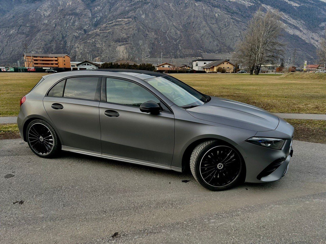 MERCEDES-BENZ A 250 AMG Line 4m-image-1