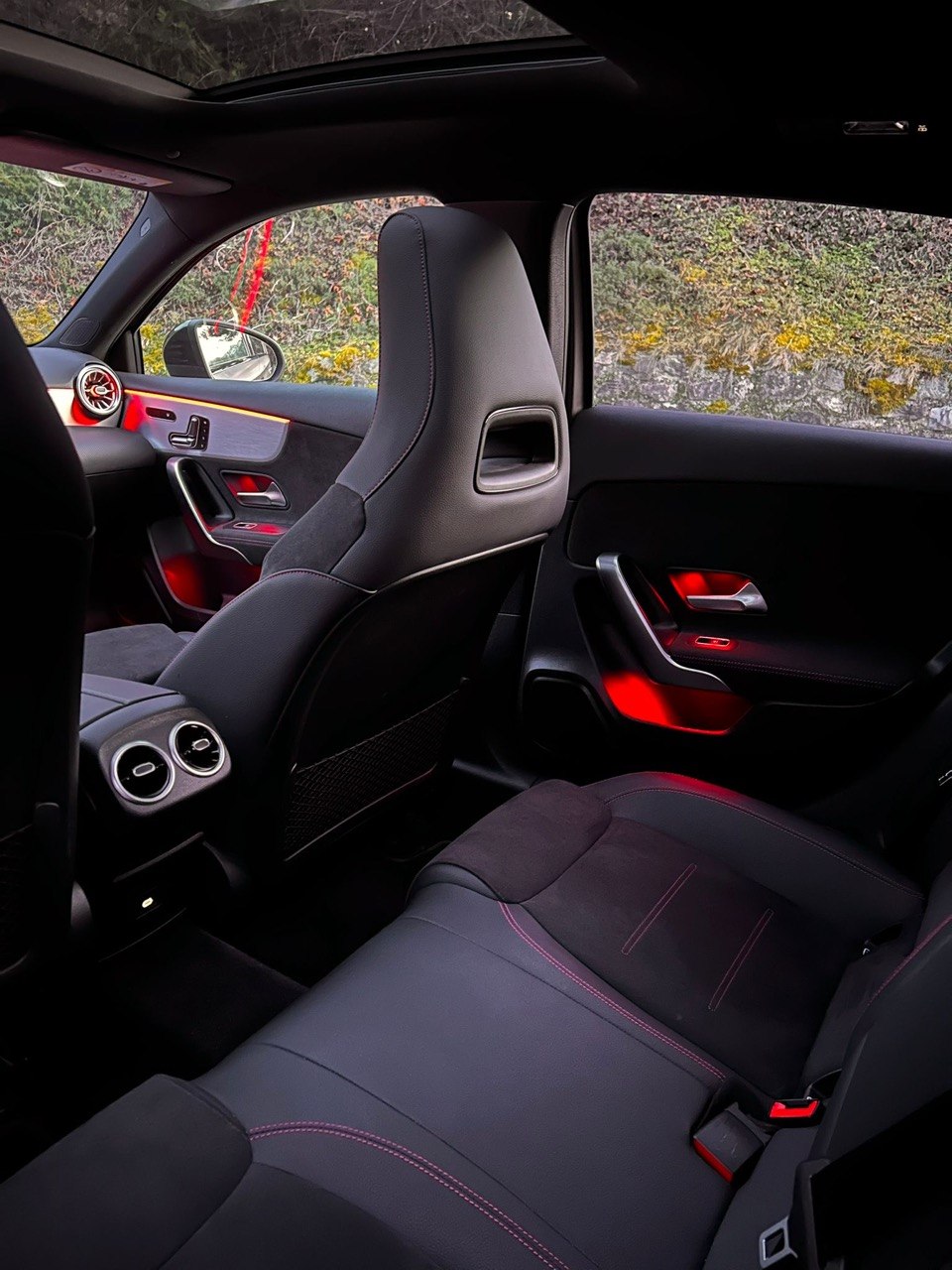 MERCEDES-BENZ A 250 AMG Line 4m-image-5
