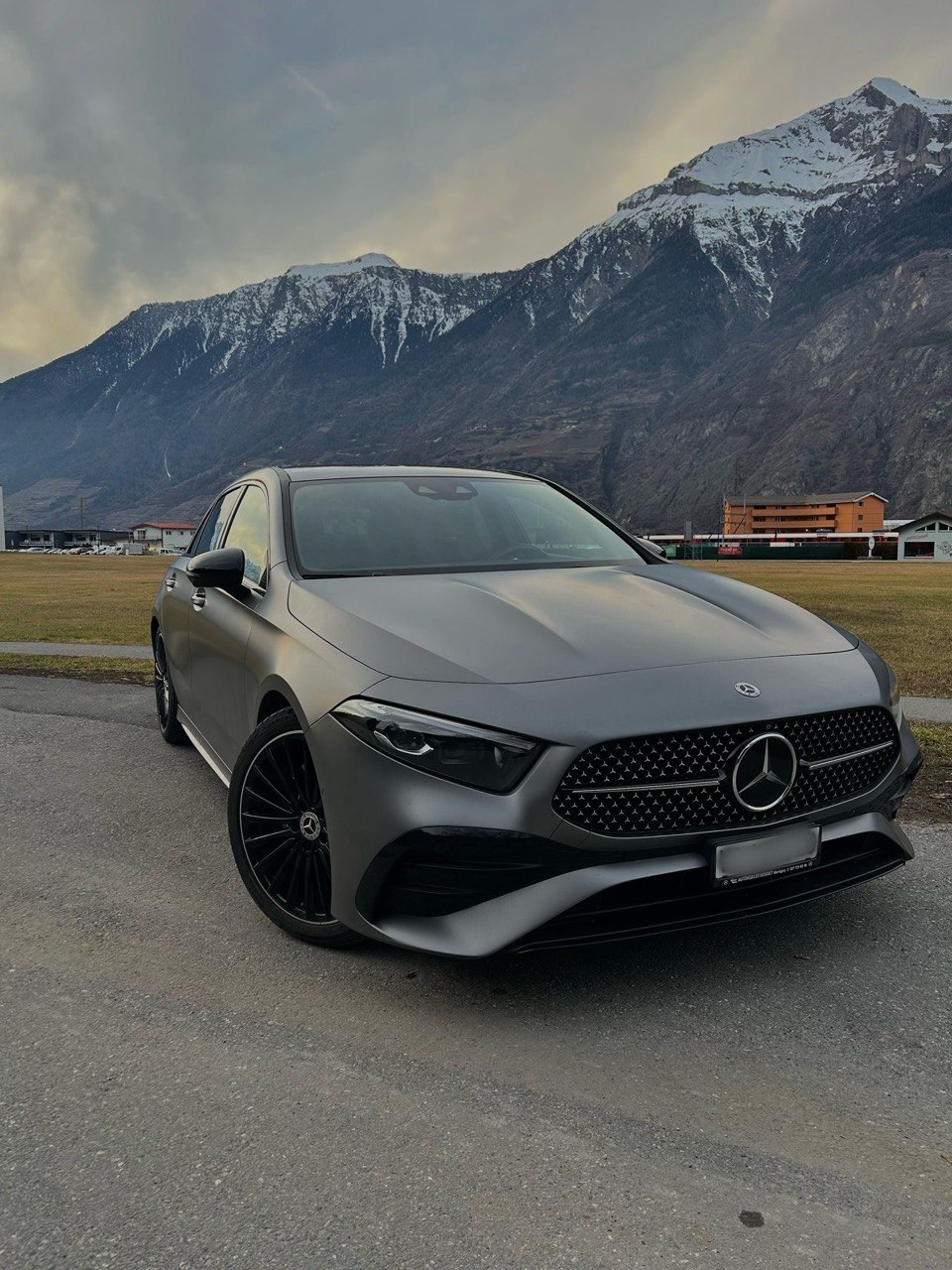 MERCEDES-BENZ A 250 AMG Line 4m-image-0