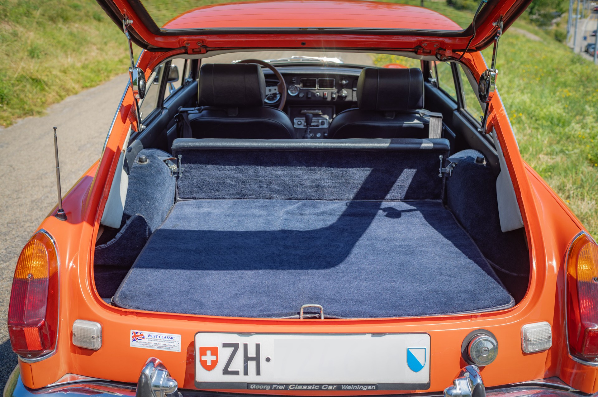 MG MG MGB GT 1973-image-5