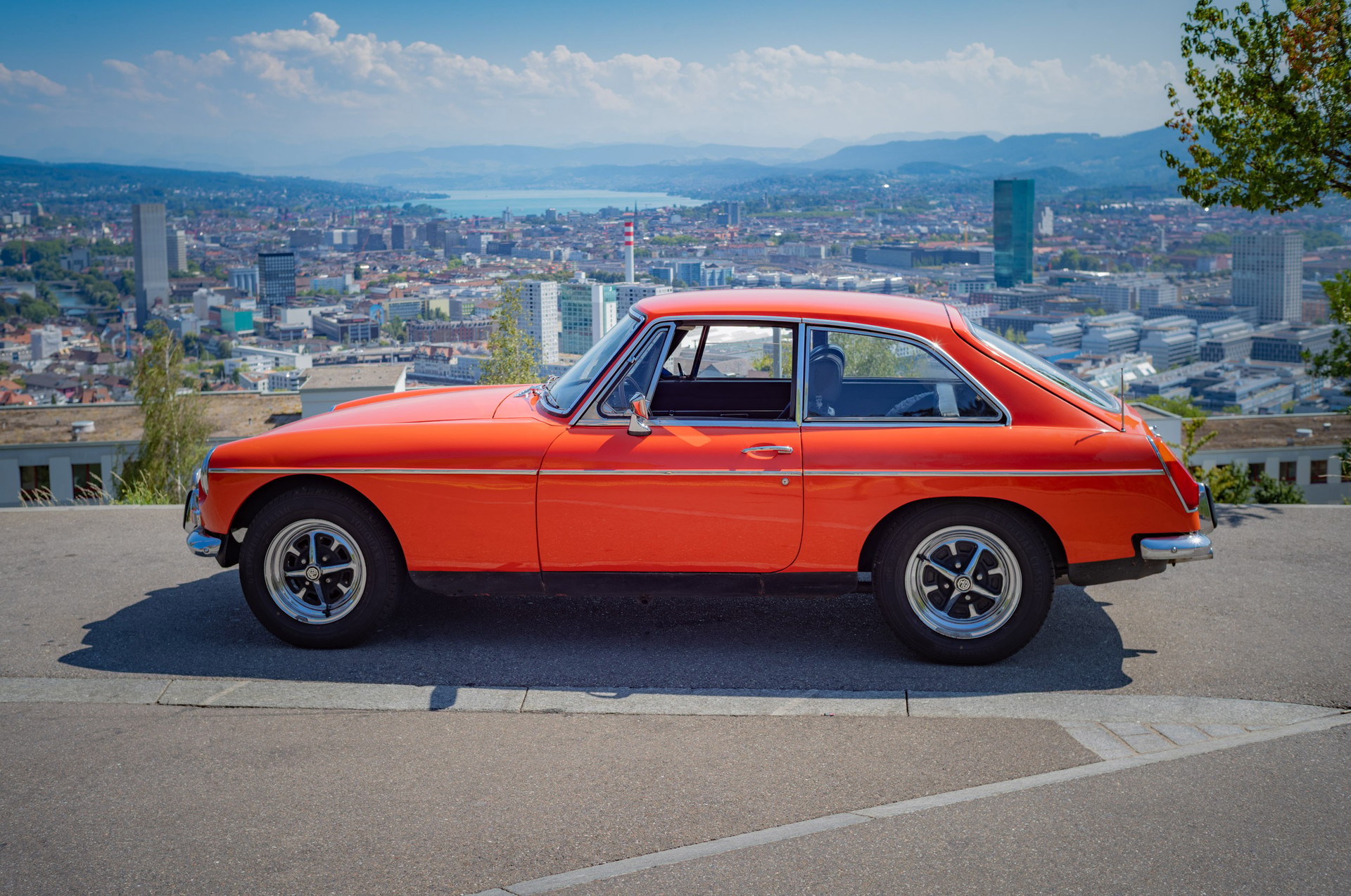 MG MG MGB GT 1973-image-0