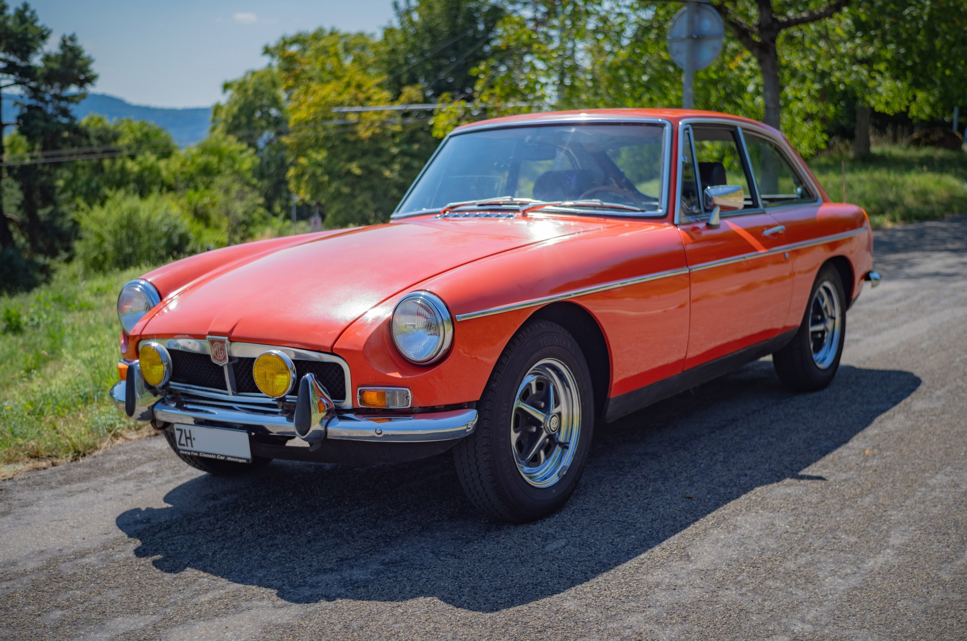 MG MG MGB GT 1973-image-1