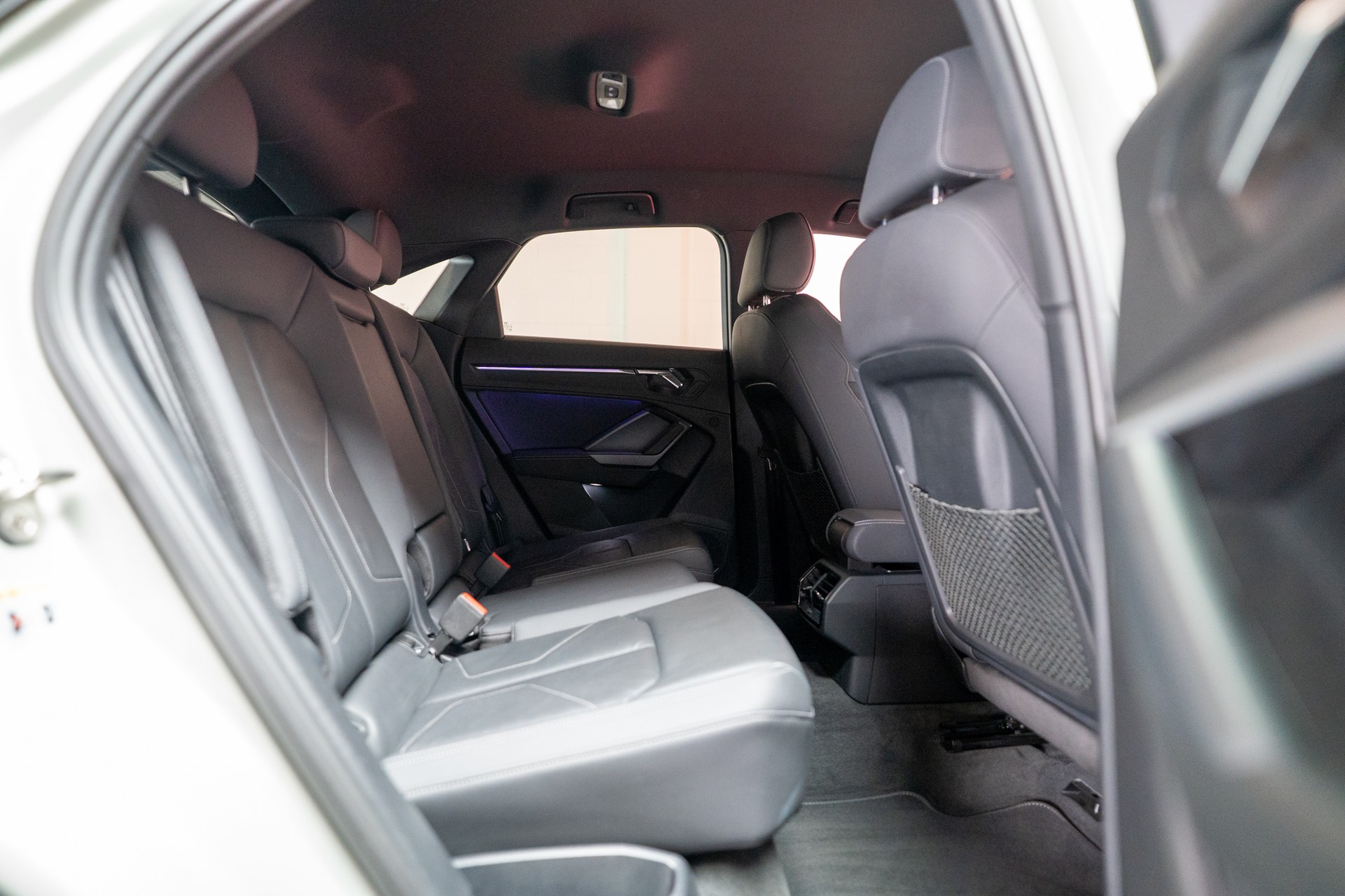 AUDI Q3 Sportback 2.0 45 TFSI S line quattro S-Tronic / CH-Fahrzeug / Rückfahrkamera / Ambientebeleuchtun-image-12