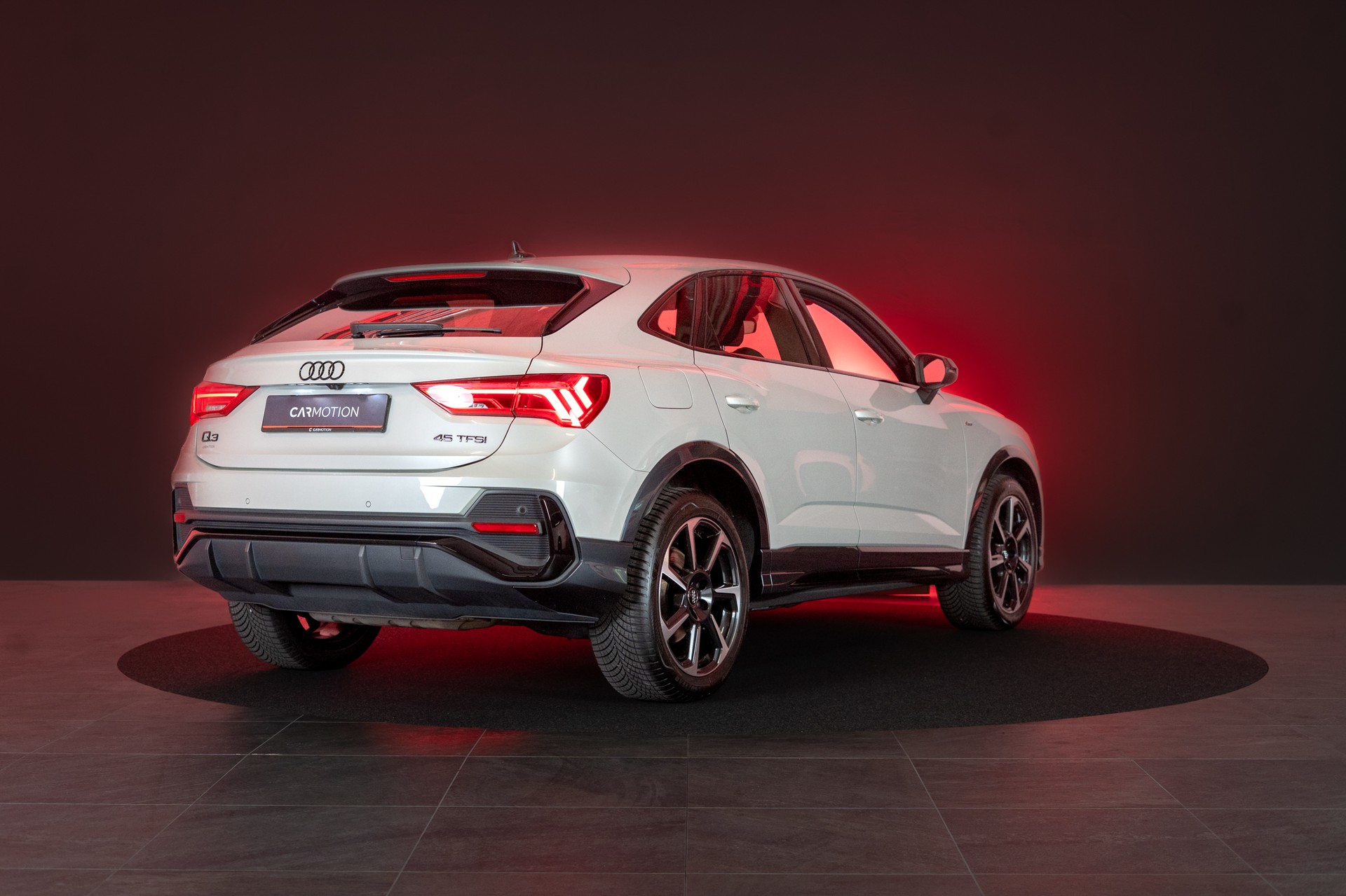AUDI Q3 Sportback 2.0 45 TFSI S line quattro S-Tronic / CH-Fahrzeug / Rückfahrkamera / Ambientebeleuchtun-image-3