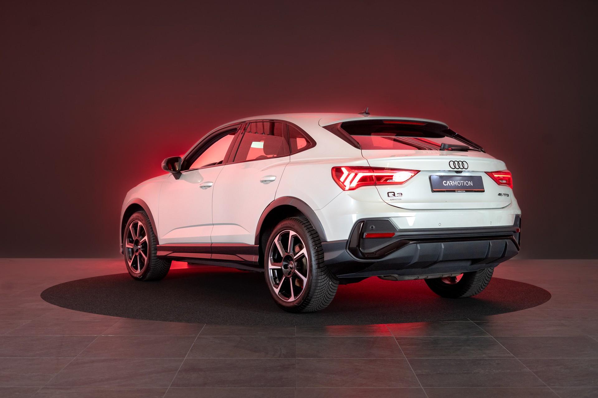 AUDI Q3 Sportback 2.0 45 TFSI S line quattro S-Tronic / CH-Fahrzeug / Rückfahrkamera / Ambientebeleuchtun-image-7