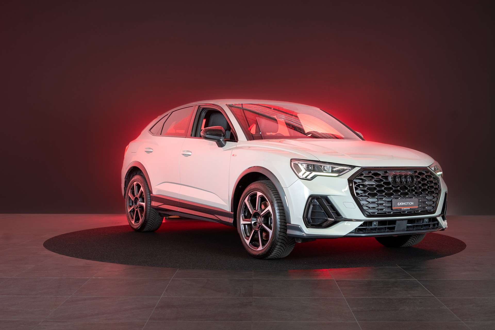 AUDI Q3 Sportback 2.0 45 TFSI S line quattro S-Tronic / CH-Fahrzeug / Rückfahrkamera / Ambientebeleuchtun-image-2