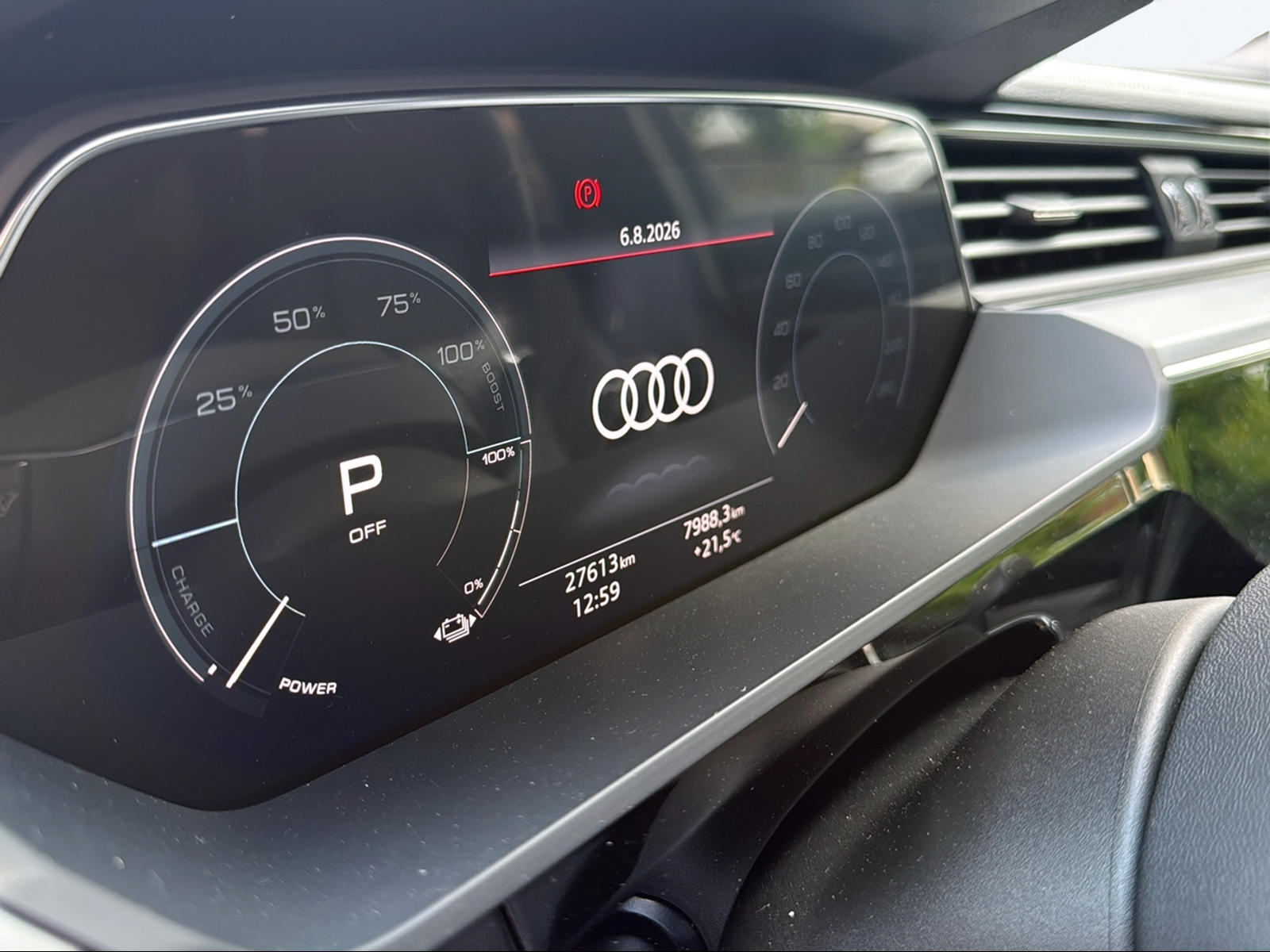 AUDI e-tron 55 Sportback S Line Black Edition quattro-image-11
