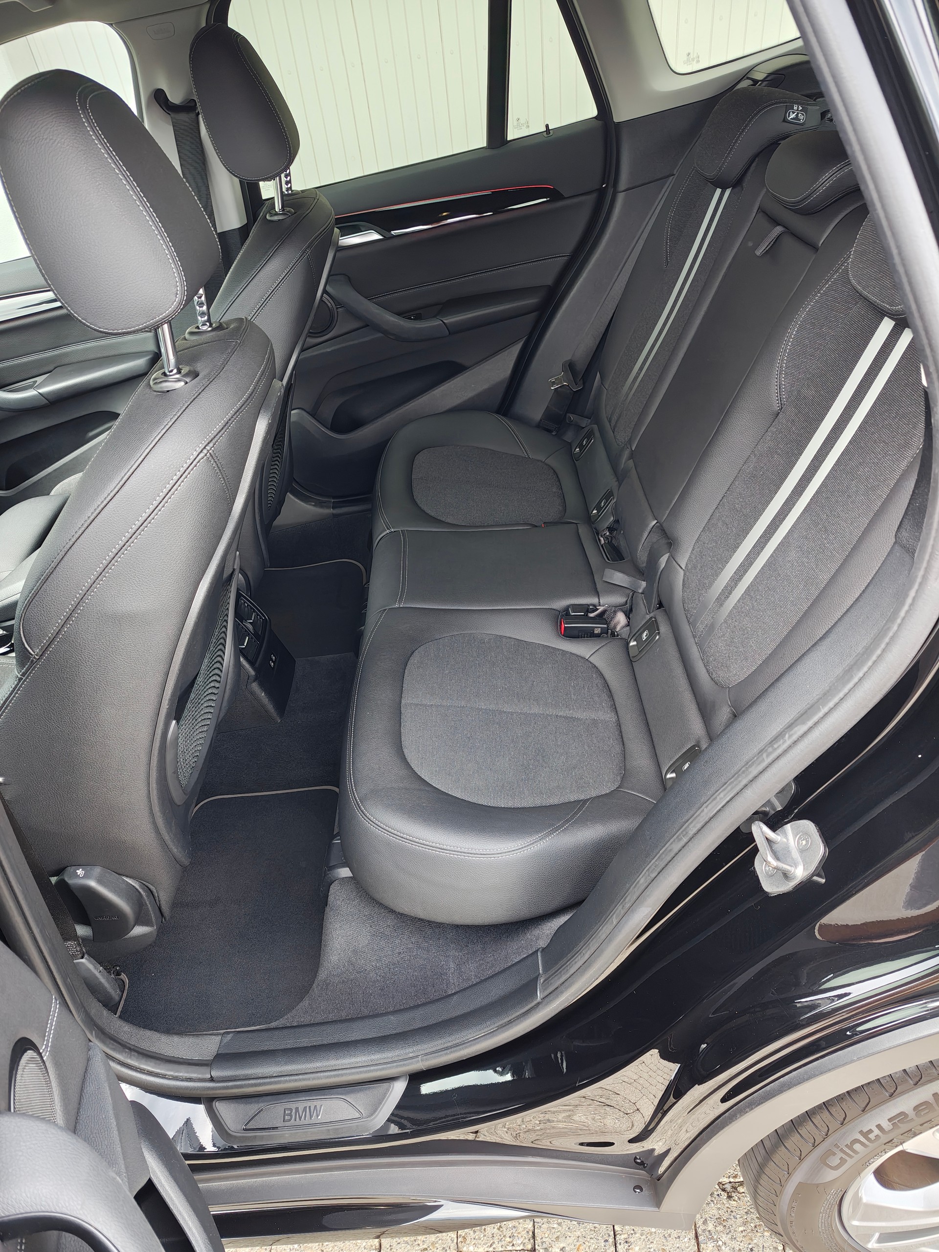 BMW 18d xDrive sport line-image-6
