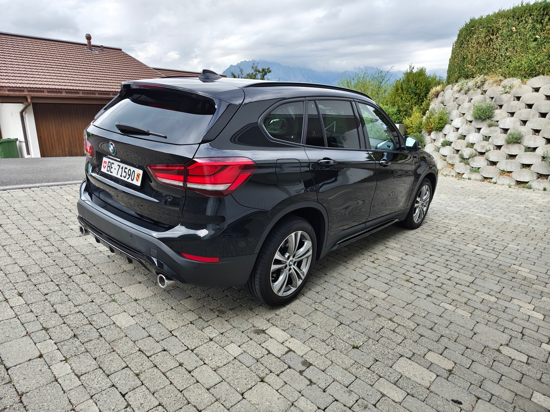 BMW 18d xDrive sport line-image-1
