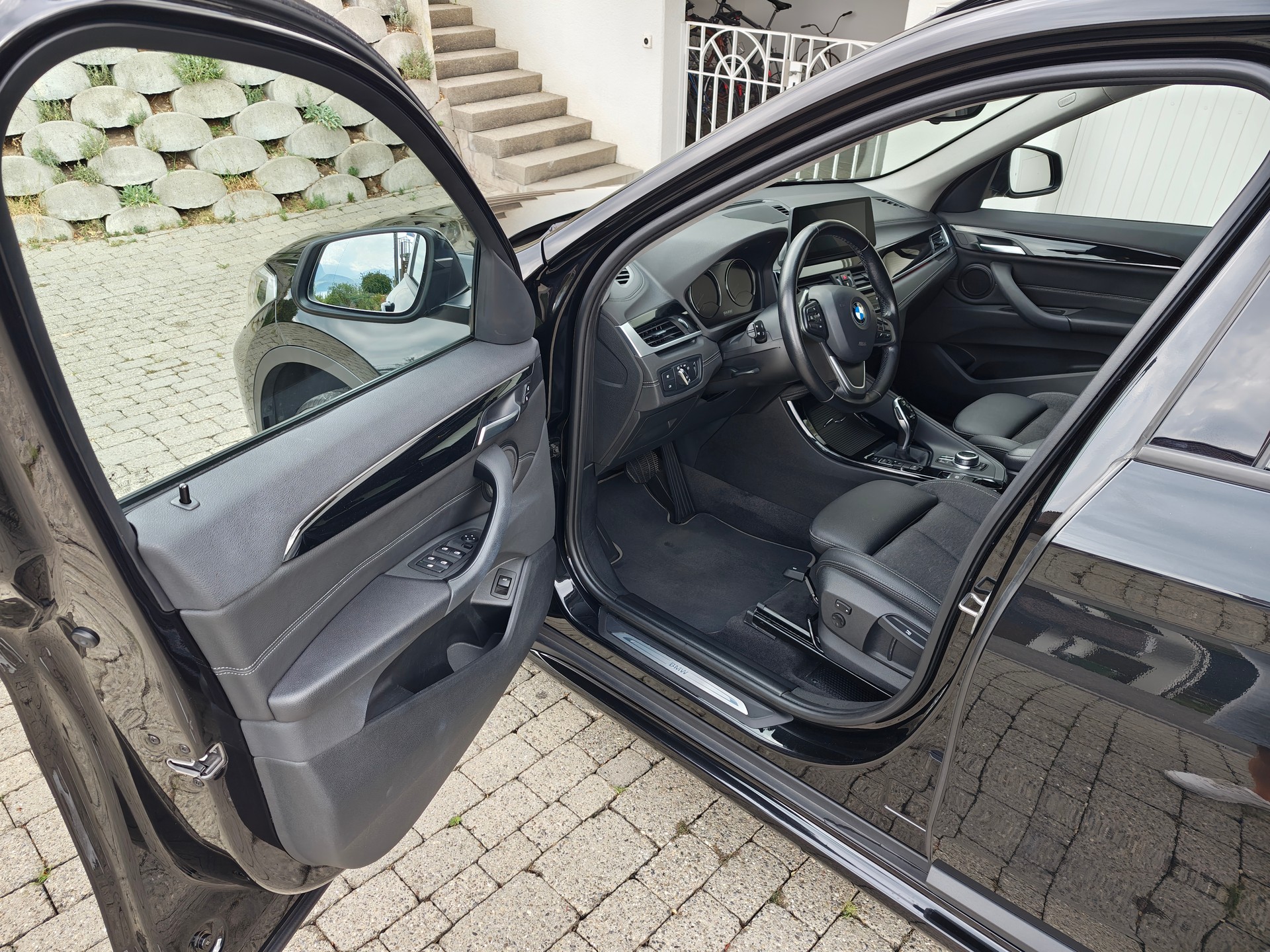 BMW 18d xDrive sport line-image-4