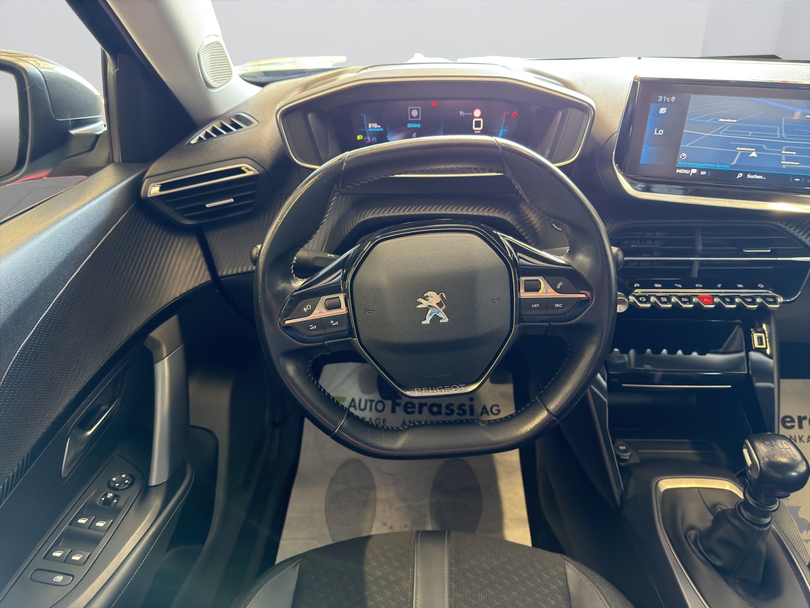 PEUGEOT 2008 1.5 BlueHDi GT Line-image-14