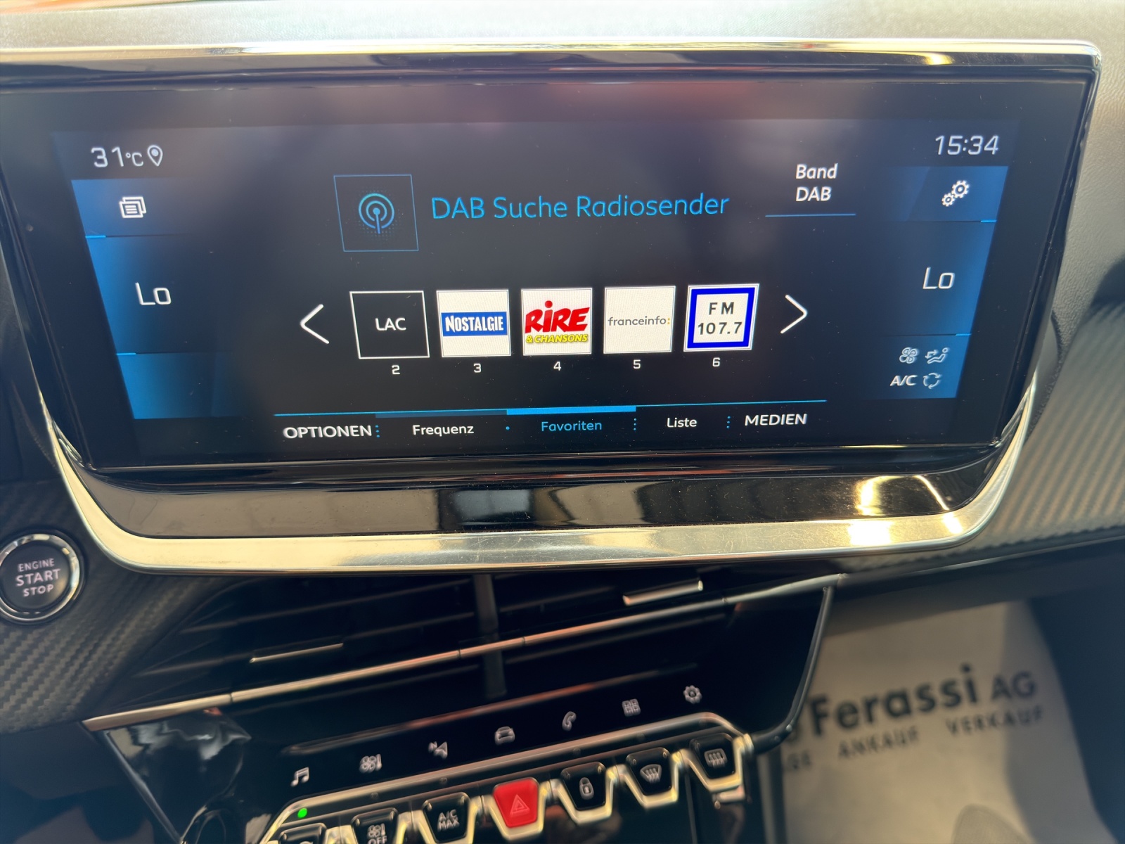 PEUGEOT 2008 1.5 BlueHDi GT Line-image-27