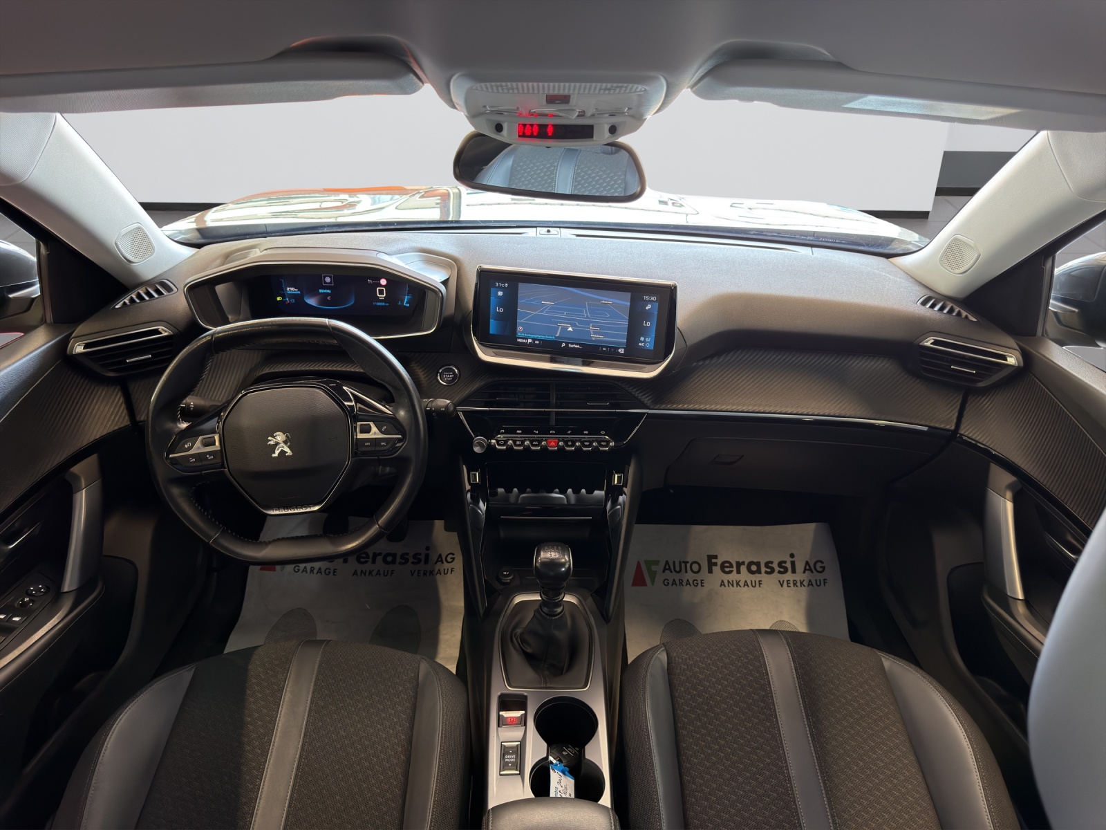 PEUGEOT 2008 1.5 BlueHDi GT Line-image-11