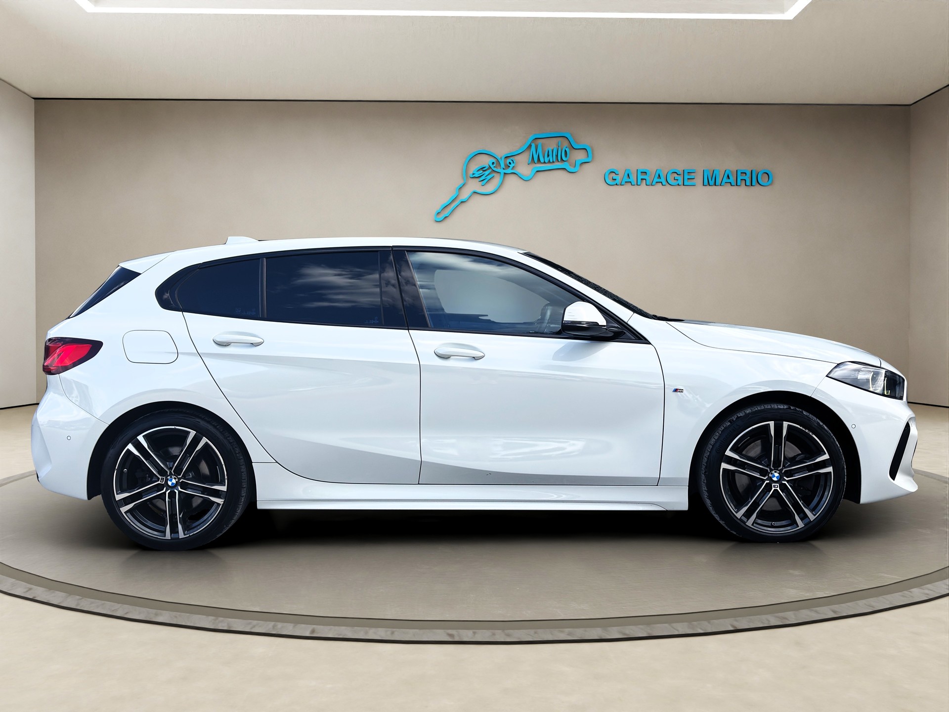 BMW 120d xDrive Steptronic❗Pure M Sport❗✅CH-Fahrzeug & Werksgarantie und 8-fach bereift auf ALU✅-image-3