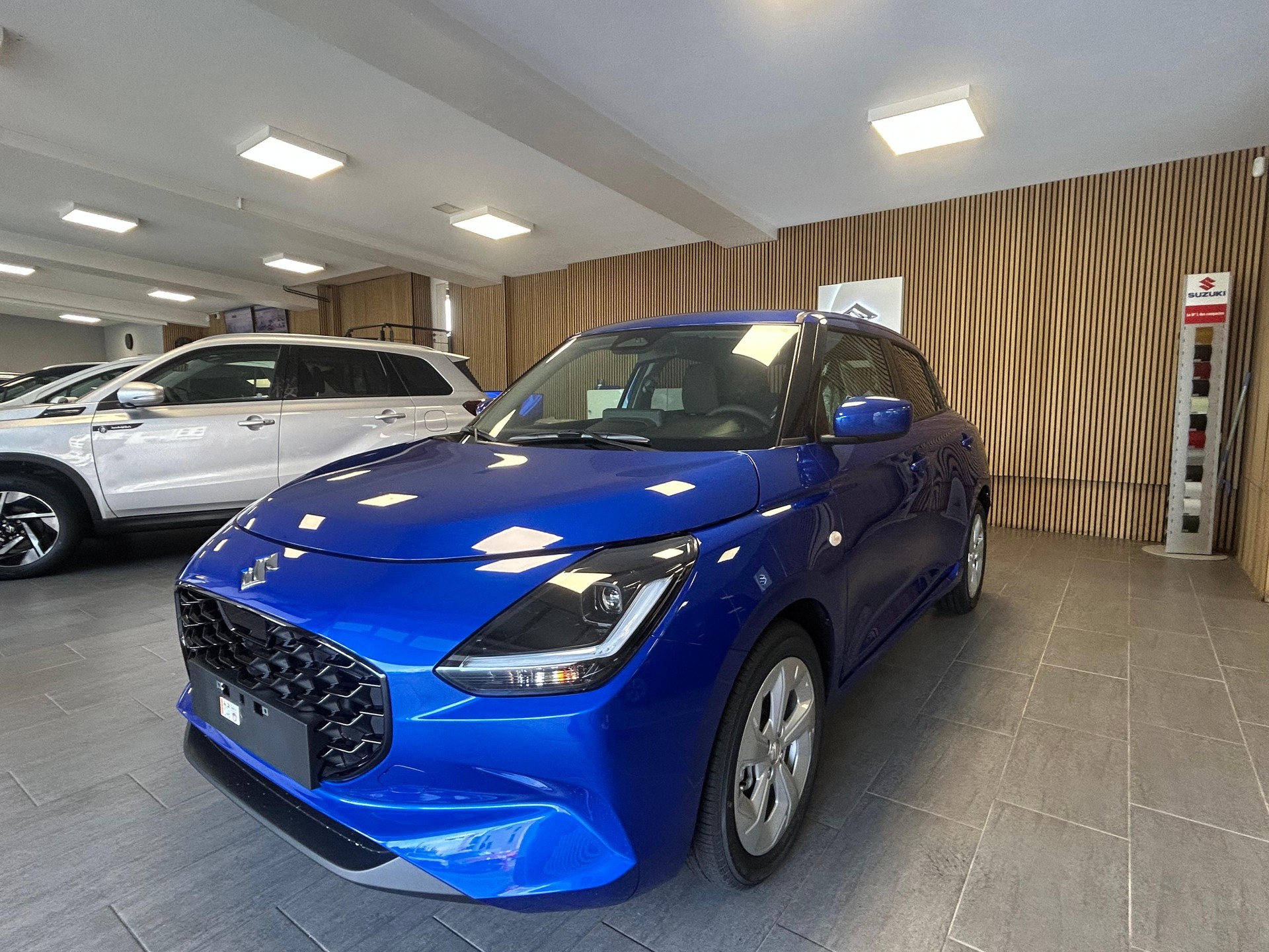 SUZUKI Swift 1.2 Compact+ Hybrid-image-3