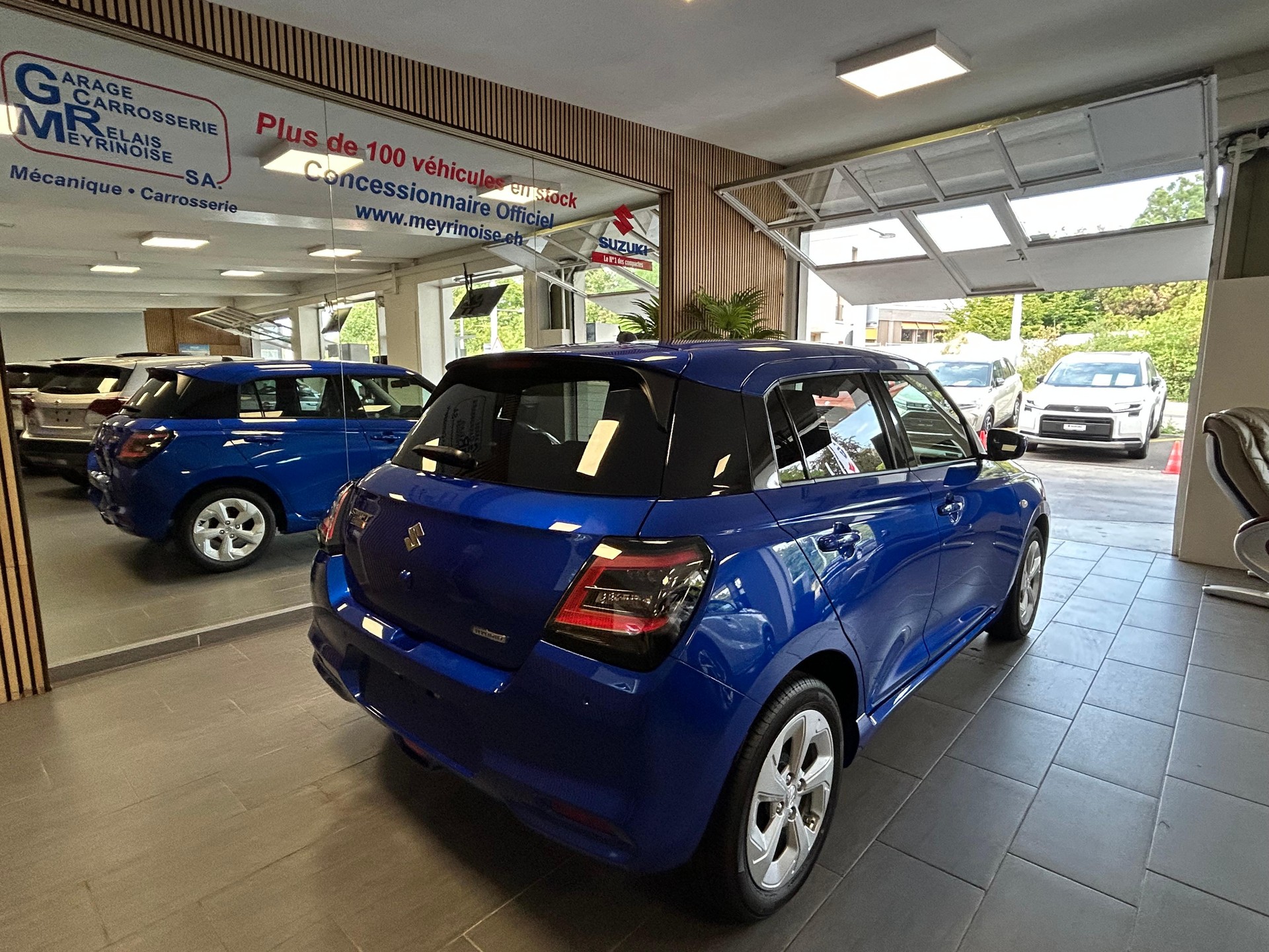 SUZUKI Swift 1.2 Compact+ Hybrid-image-6