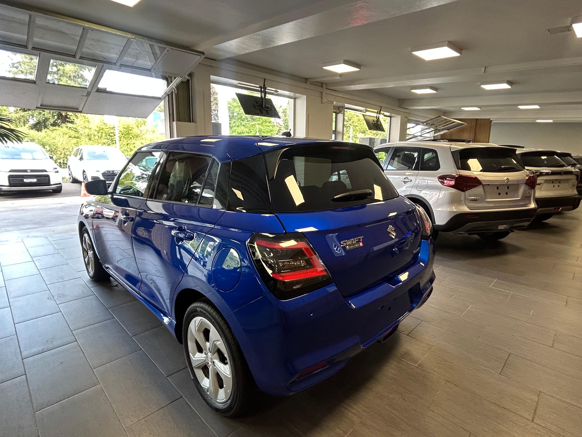 SUZUKI Swift 1.2 Compact+ Hybrid-image-4