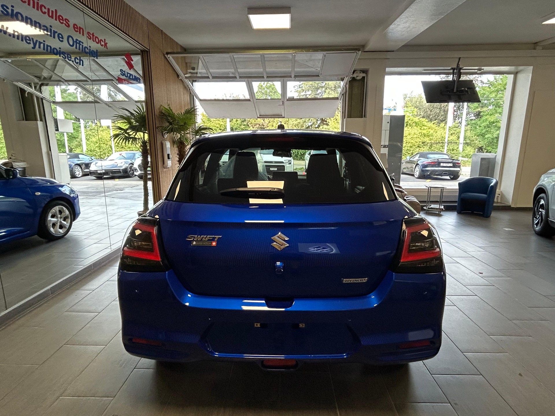 SUZUKI Swift 1.2 Compact+ Hybrid-image-5