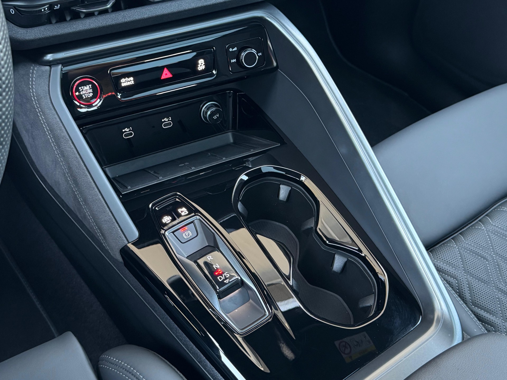 AUDI SQ5 TFSI quattro S-tronic-image-13