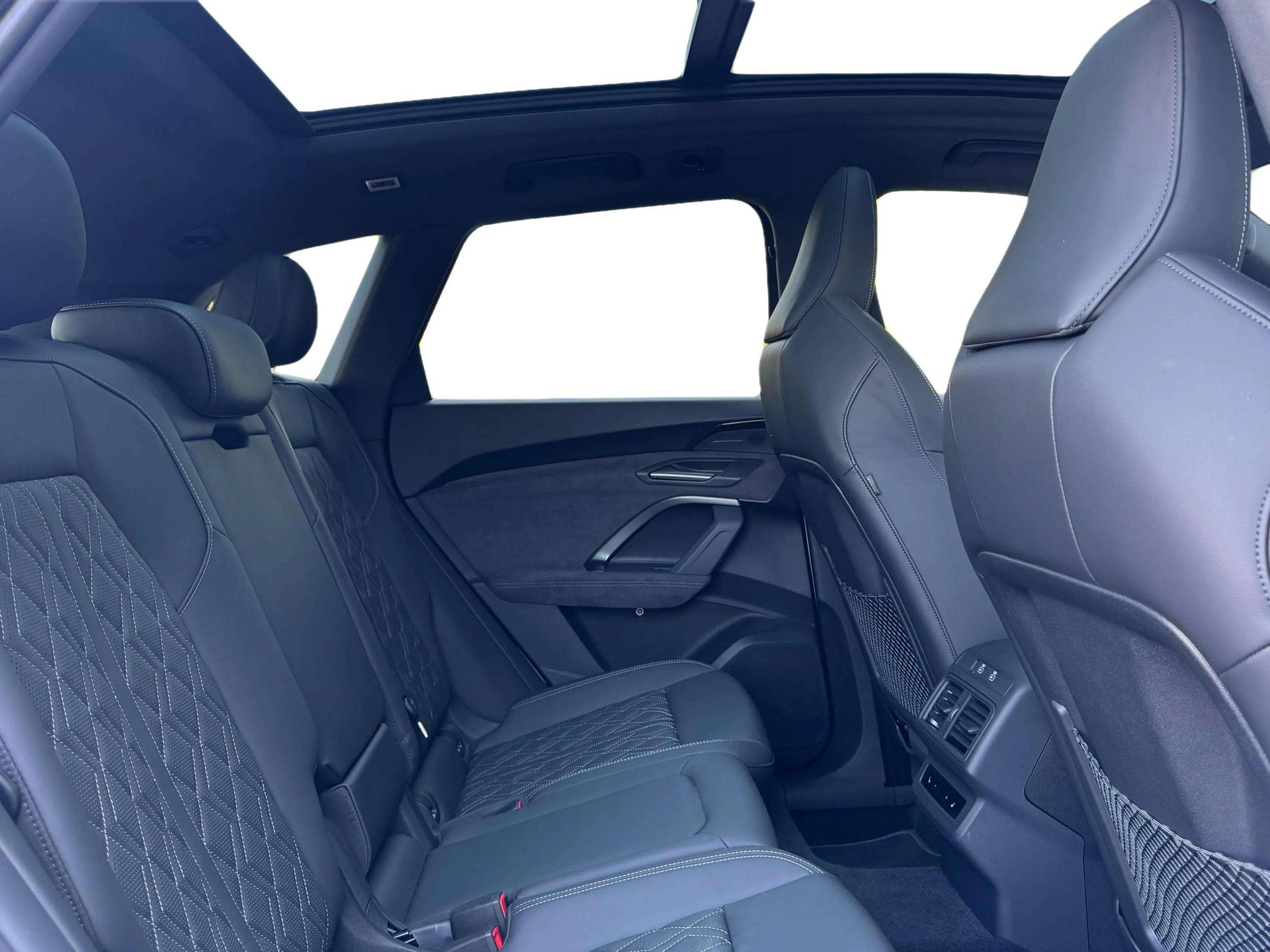 AUDI SQ5 TFSI quattro S-tronic-image-17