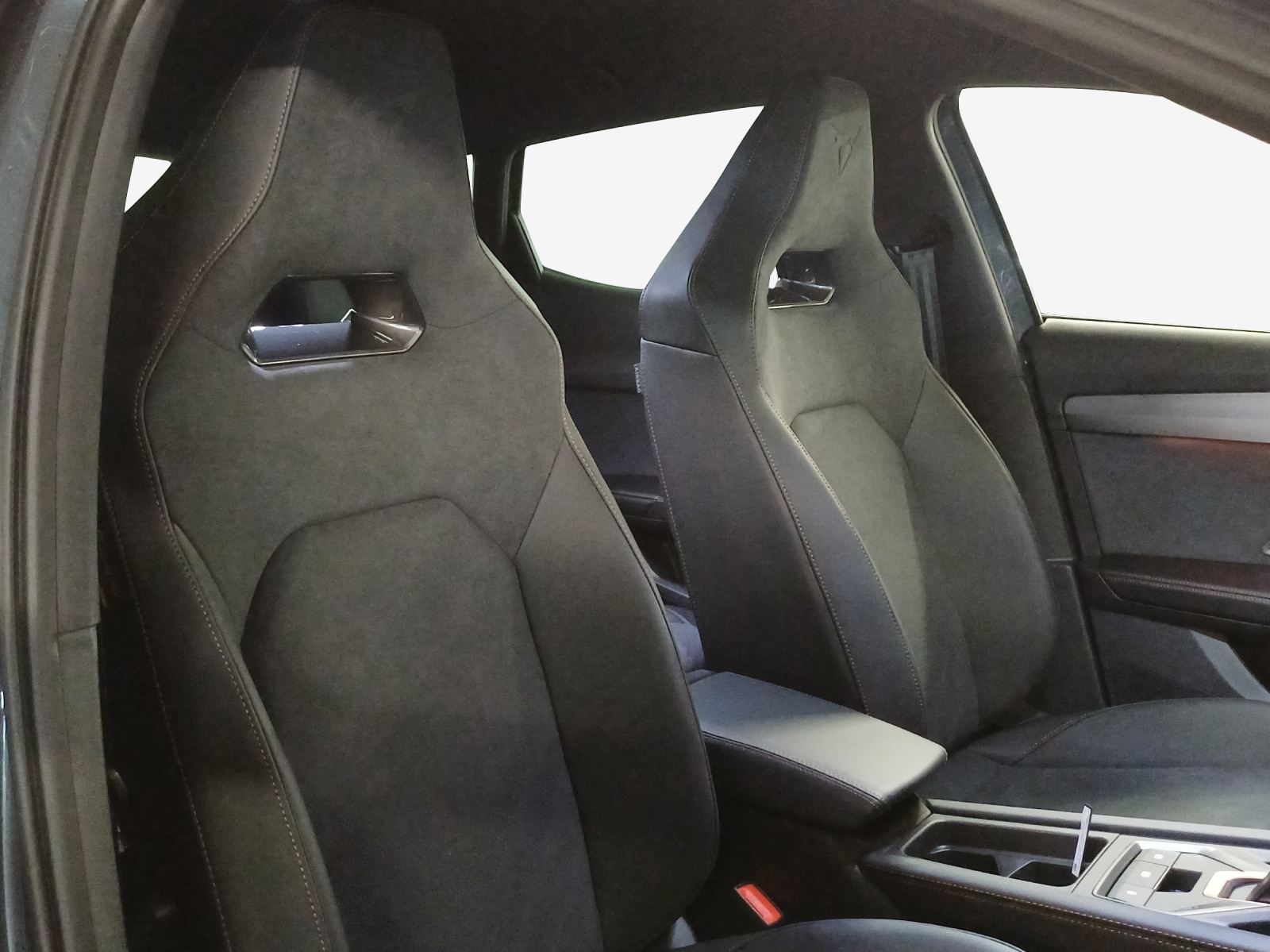 CUPRA Formentor 1.5 e-HYBRID pHEV DSG-image-15