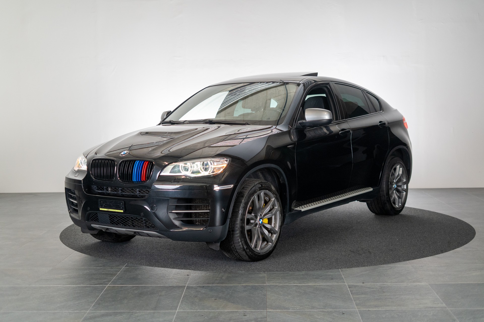 BMW X6 M50d / CH-Fahrezug / Panorama / Rückfahrkamera / HeadUp