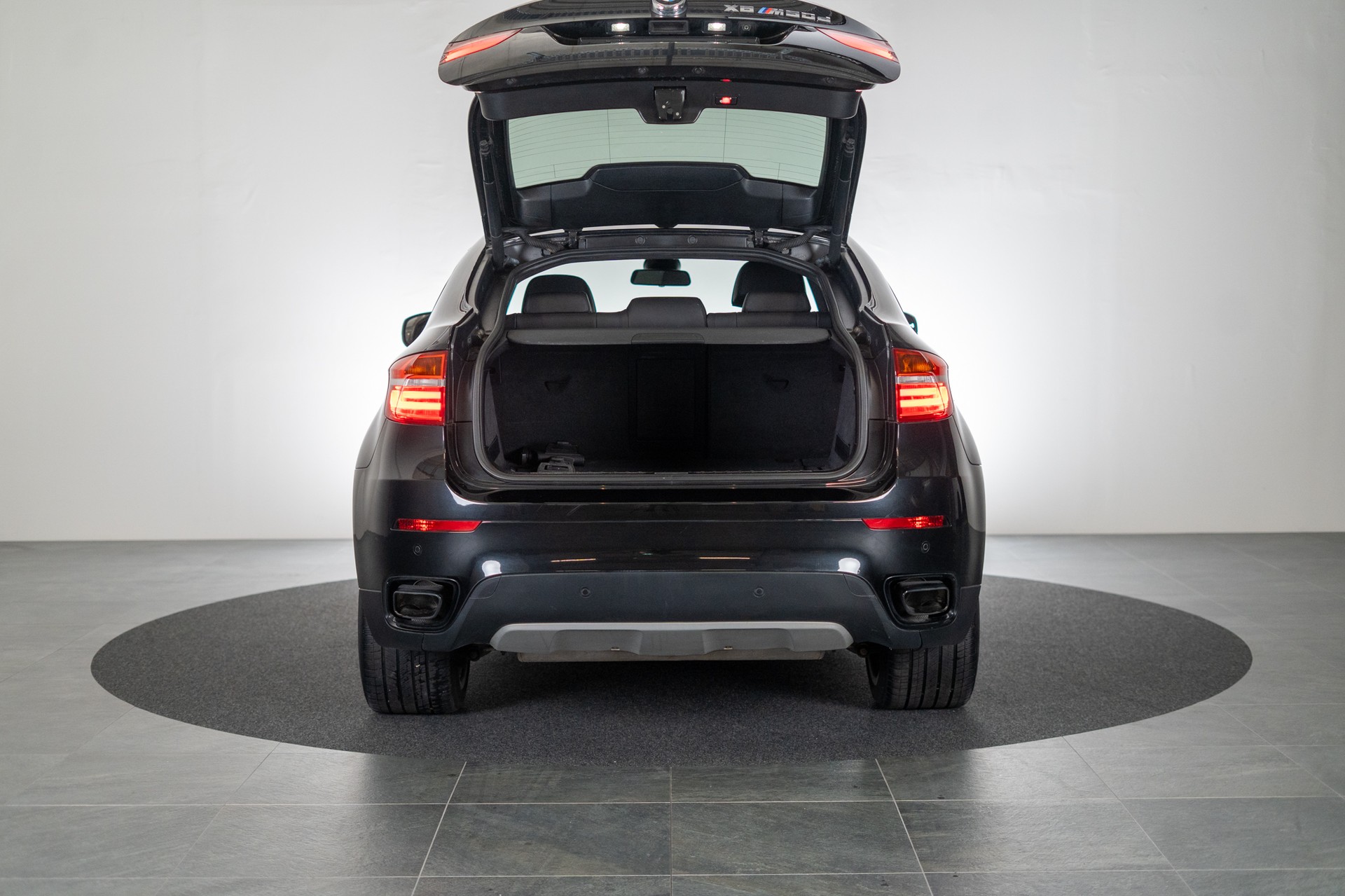 BMW X6 M50d / CH-Fahrezug / Panorama / Rückfahrkamera / HeadUp-image-5