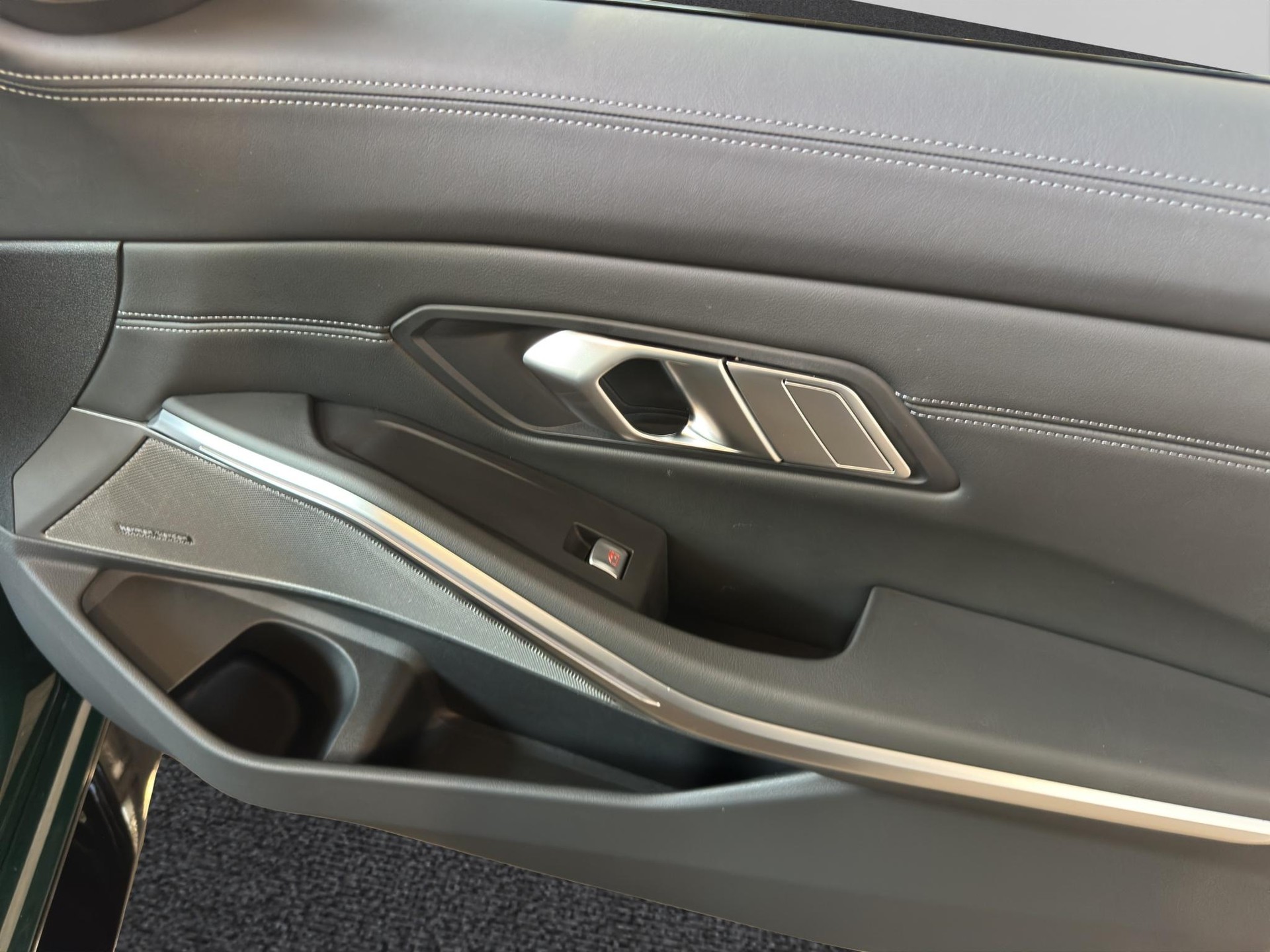 BMW M3 Competition xDrive Touring 'British Racing Green Individual'-image-18