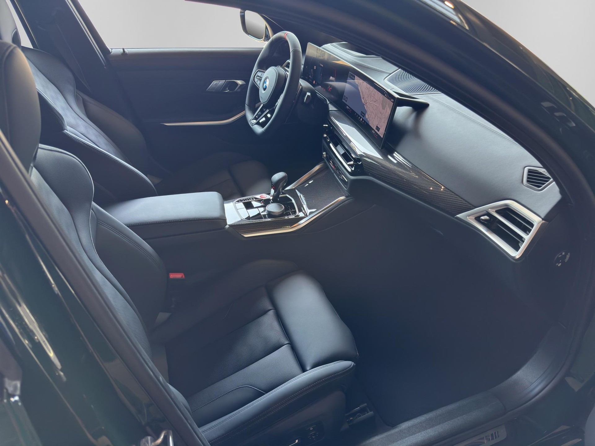 BMW M3 Competition xDrive Touring 'British Racing Green Individual'-image-17