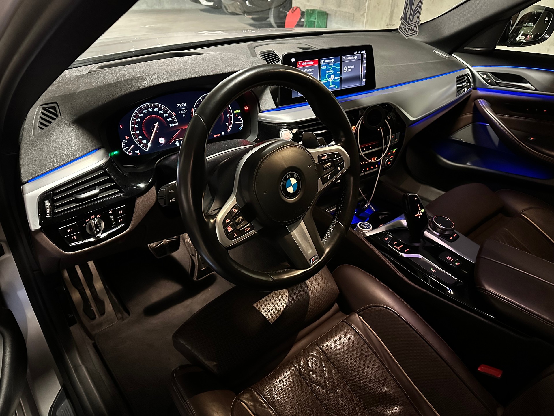 BMW 540i xDrive-image-4