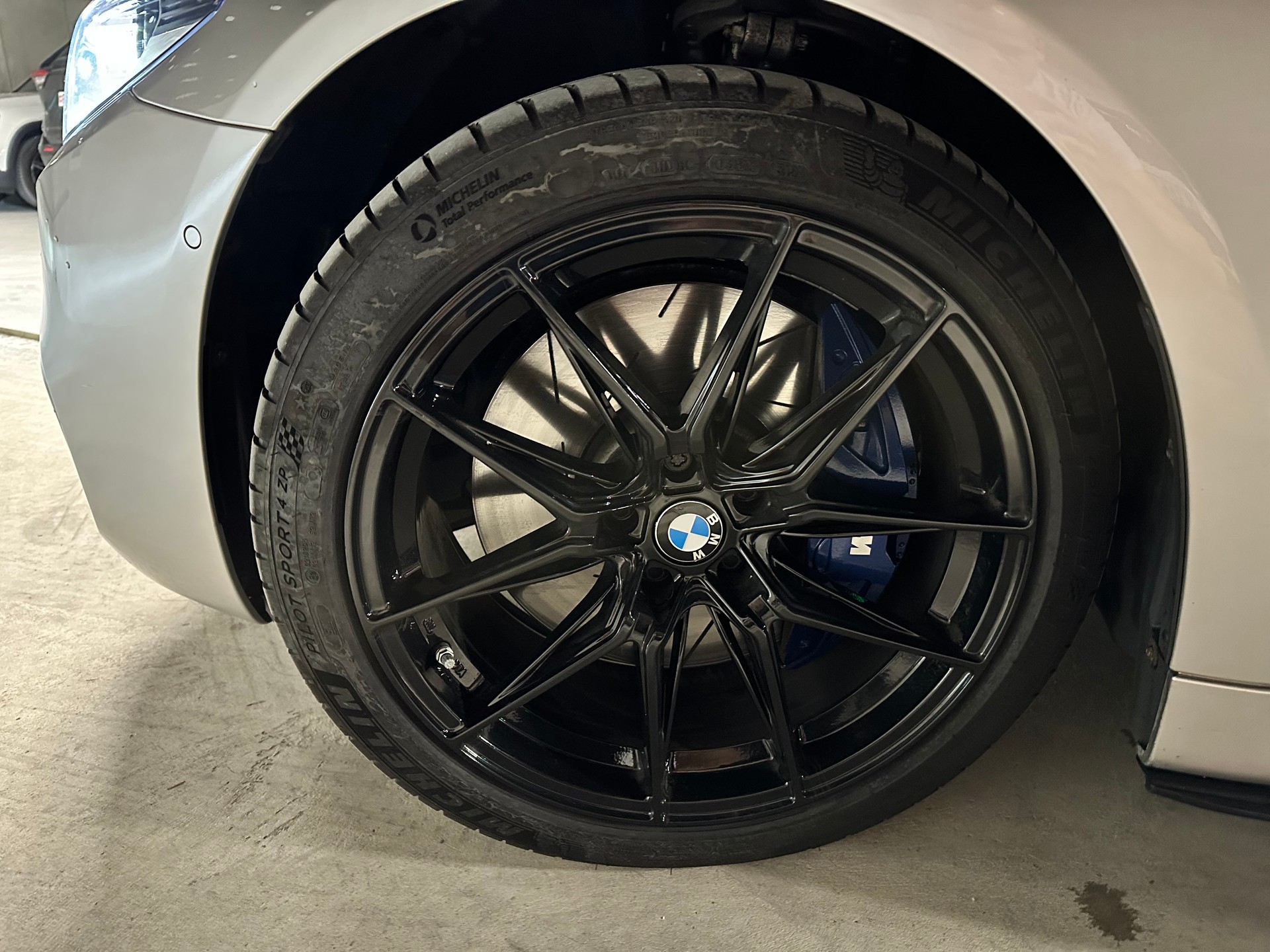 BMW 540i xDrive-image-5